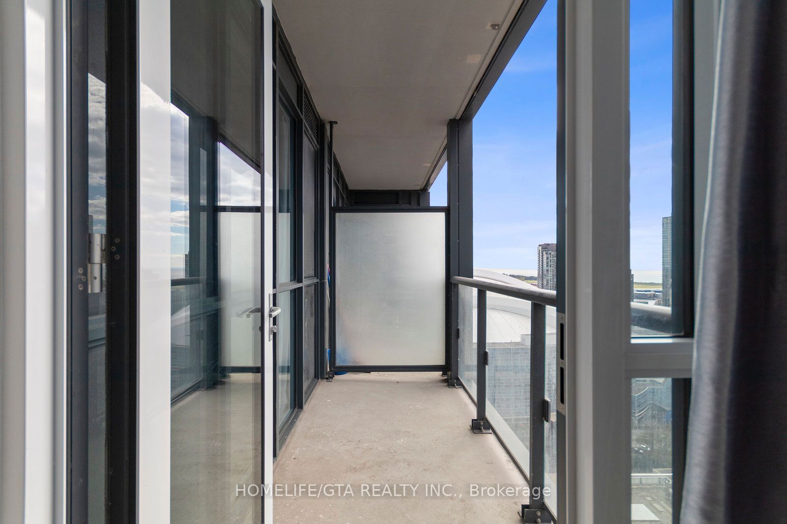 300 Front St W, unit 2813 for rent