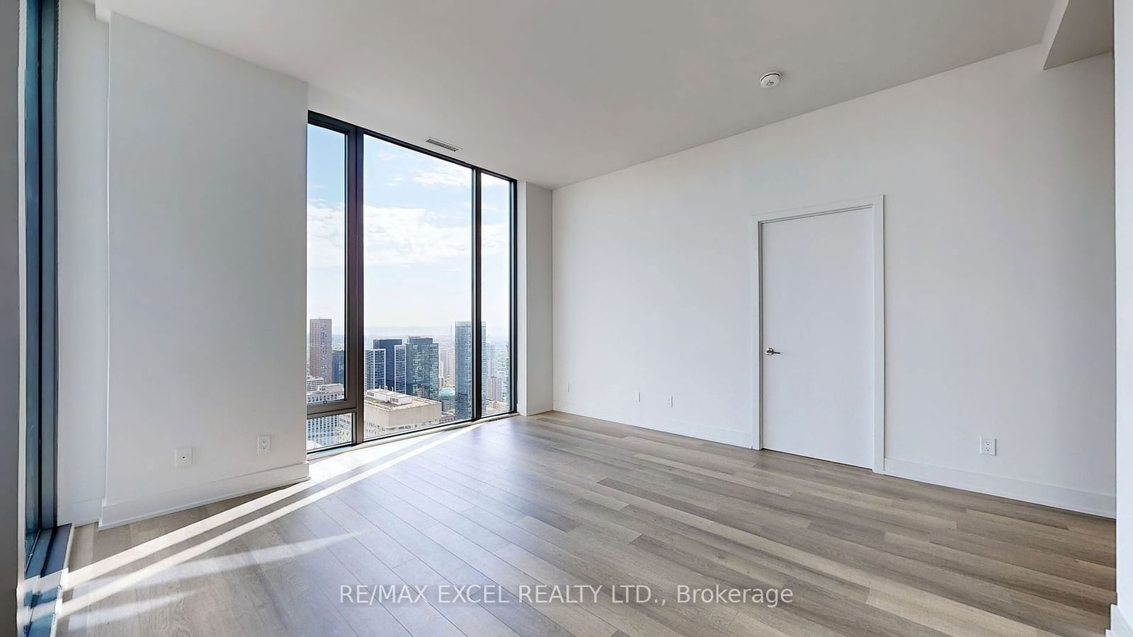 8 Cumberland St, unit 5007 for rent