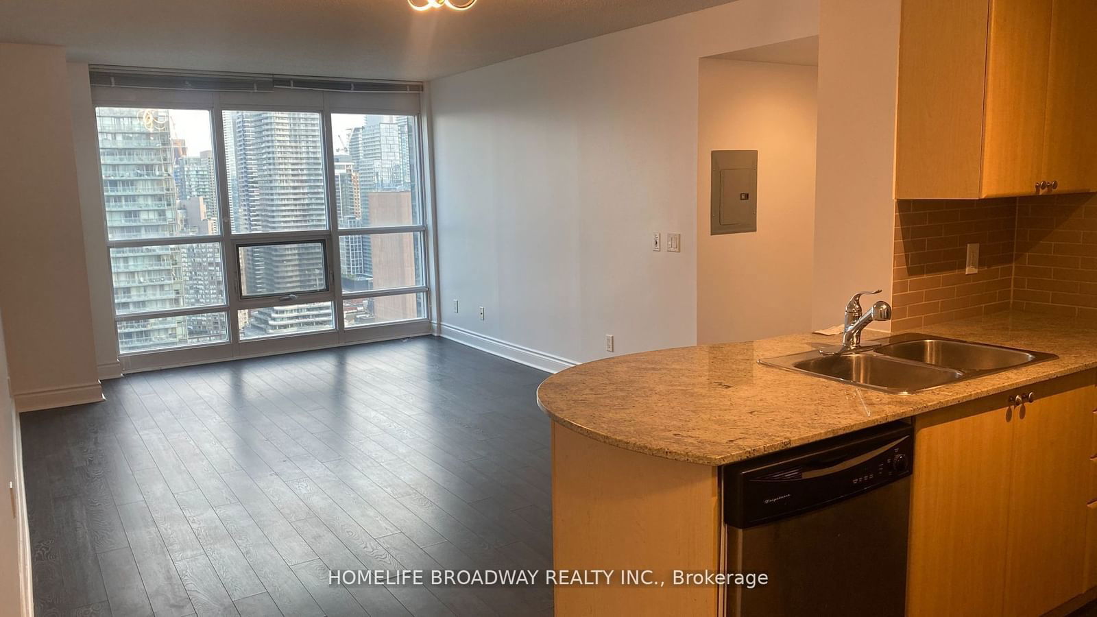 763 Bay St, unit 3713 for rent