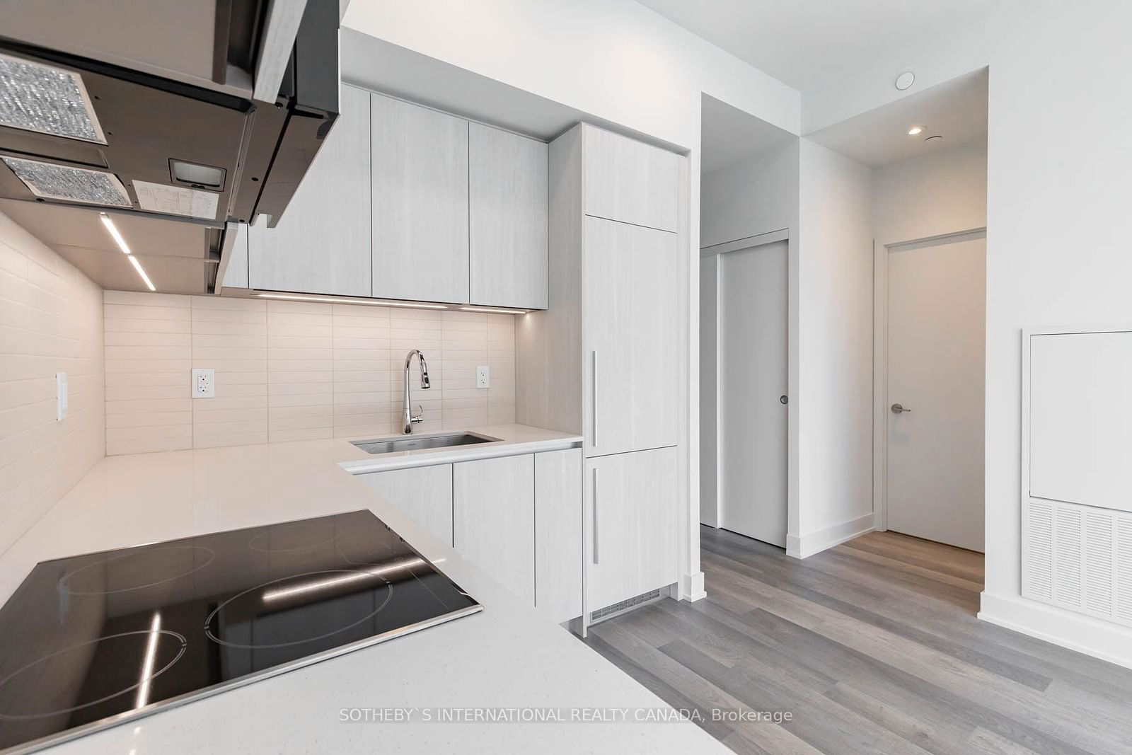 8 Cumberland St, unit 4205 for rent