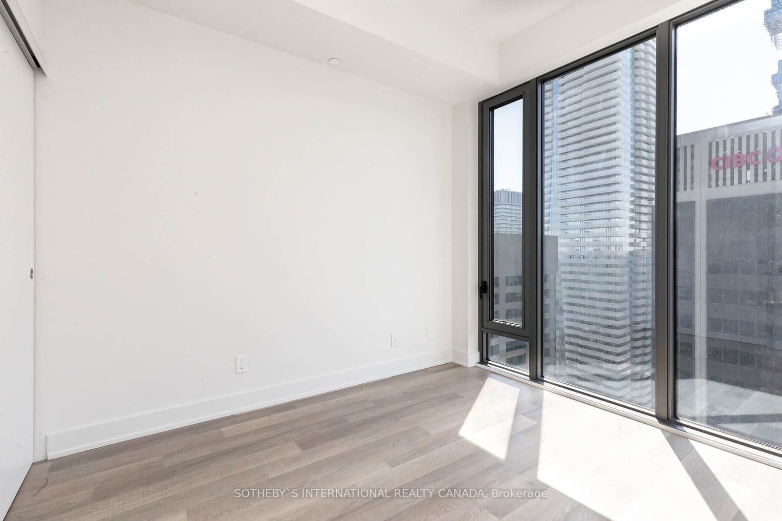 8 Cumberland St, unit 4205 for rent