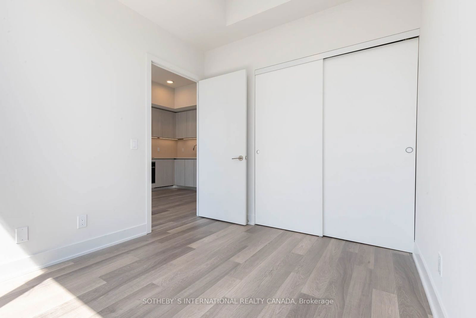 8 Cumberland St, unit 4205 for rent