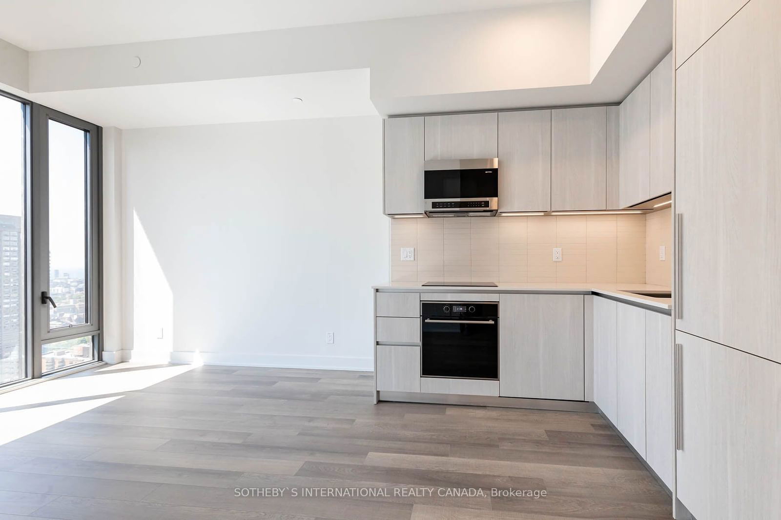 8 Cumberland St, unit 4205 for rent