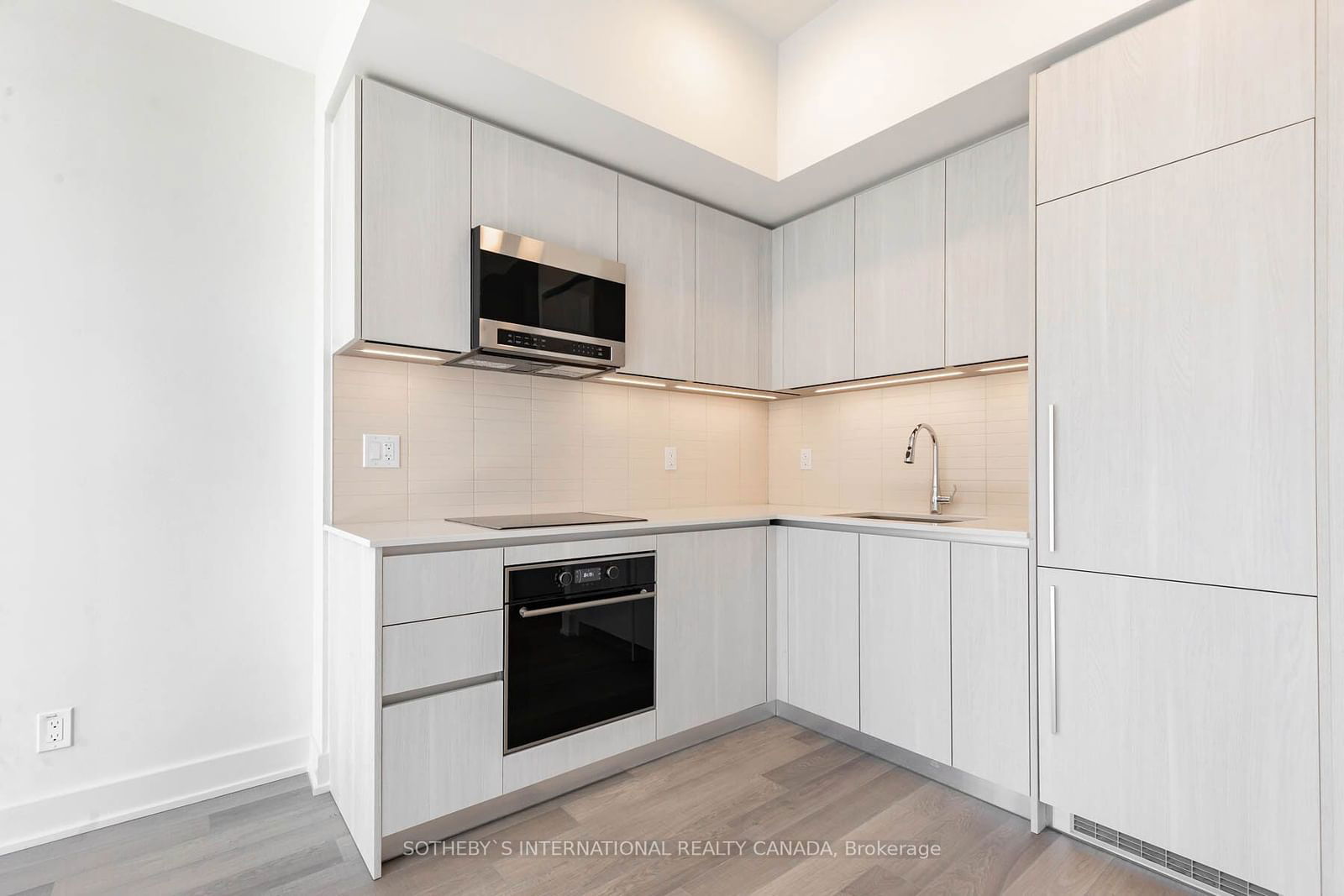 8 Cumberland St, unit 4205 for rent