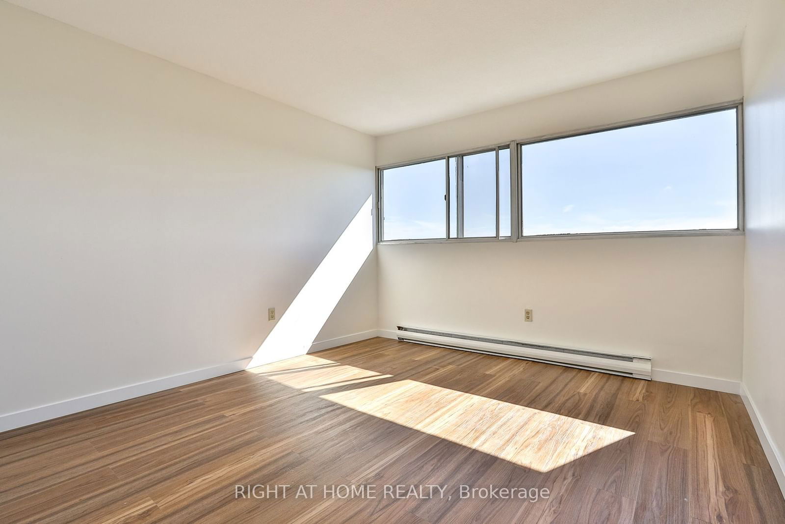 35 Sunny Glwy, unit 302 for rent