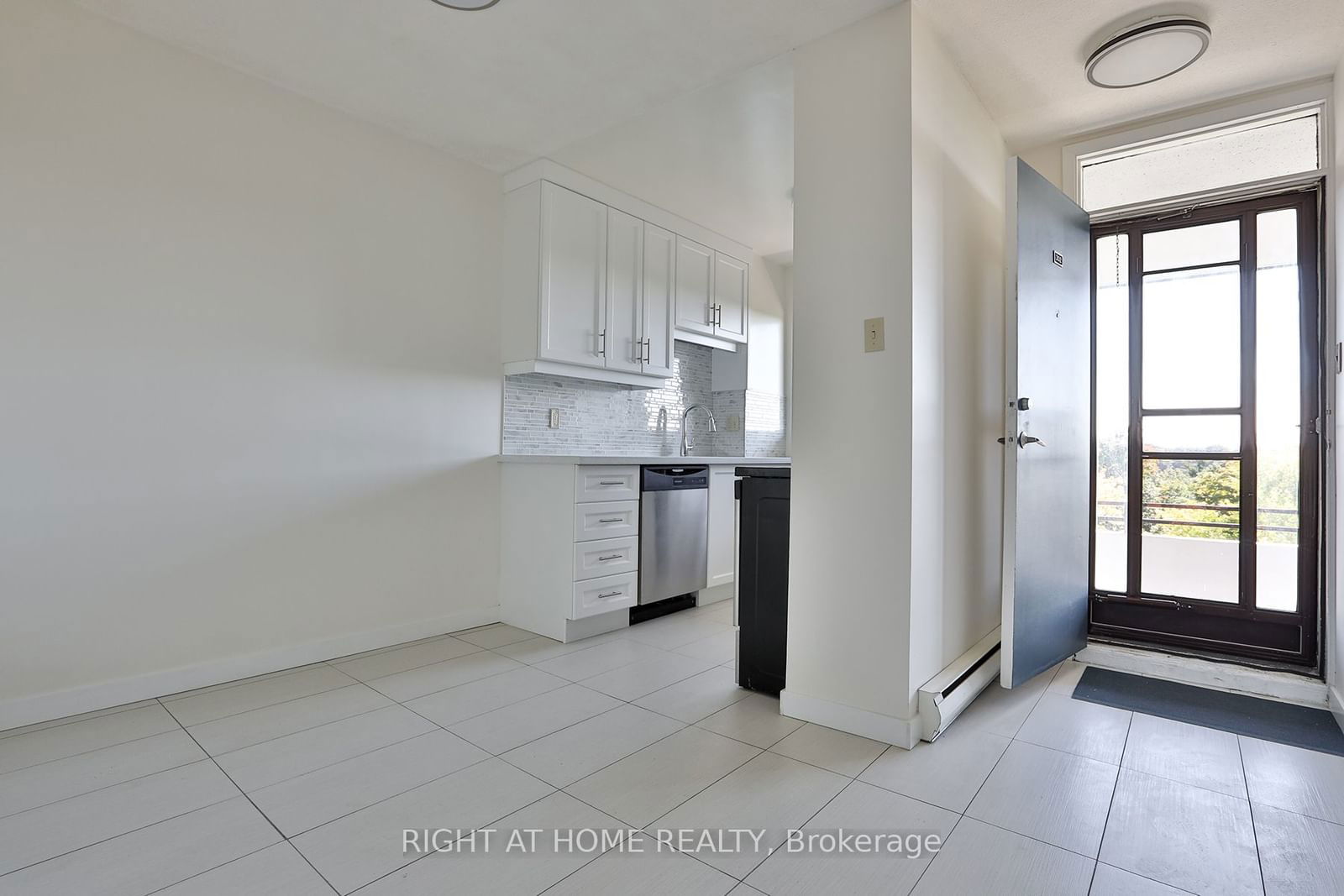 35 Sunny Glwy, unit 302 for rent