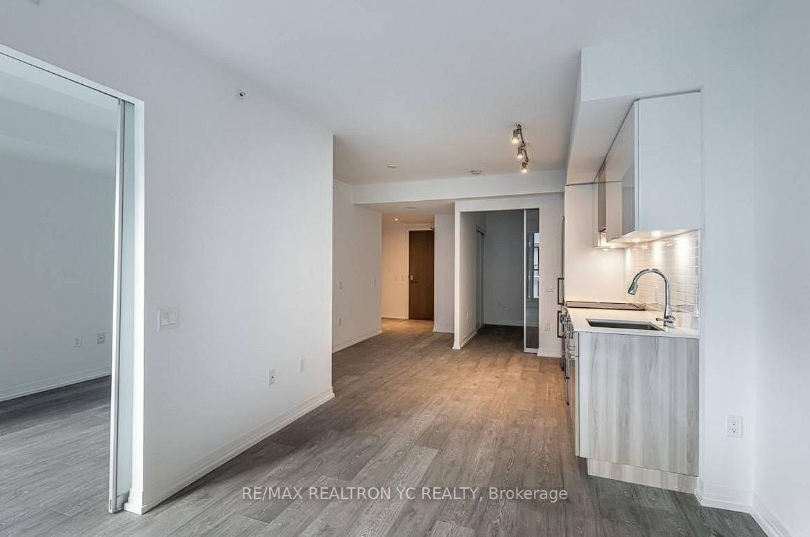 251 Jarvis St, unit 807 for rent