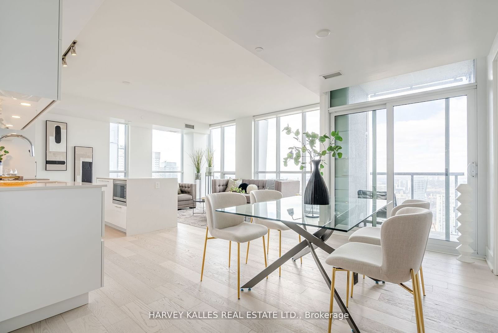 1 Yorkville Ave, unit 4101 for sale