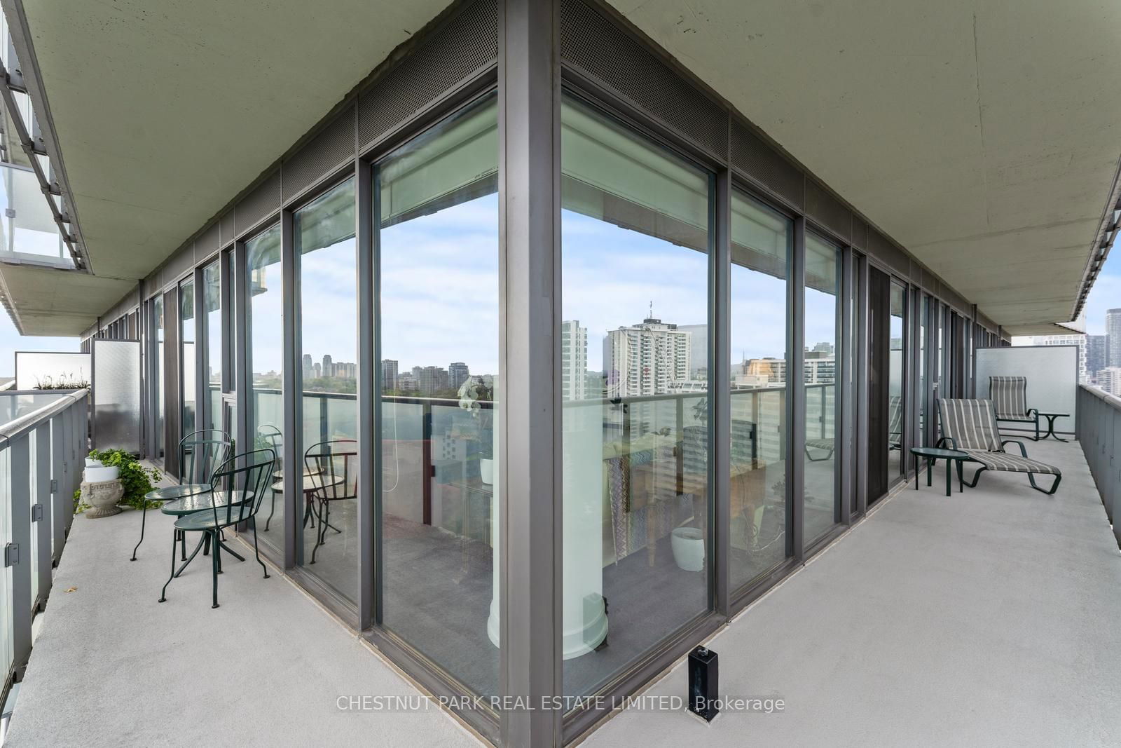 1815 Yonge St, unit 2008 for sale