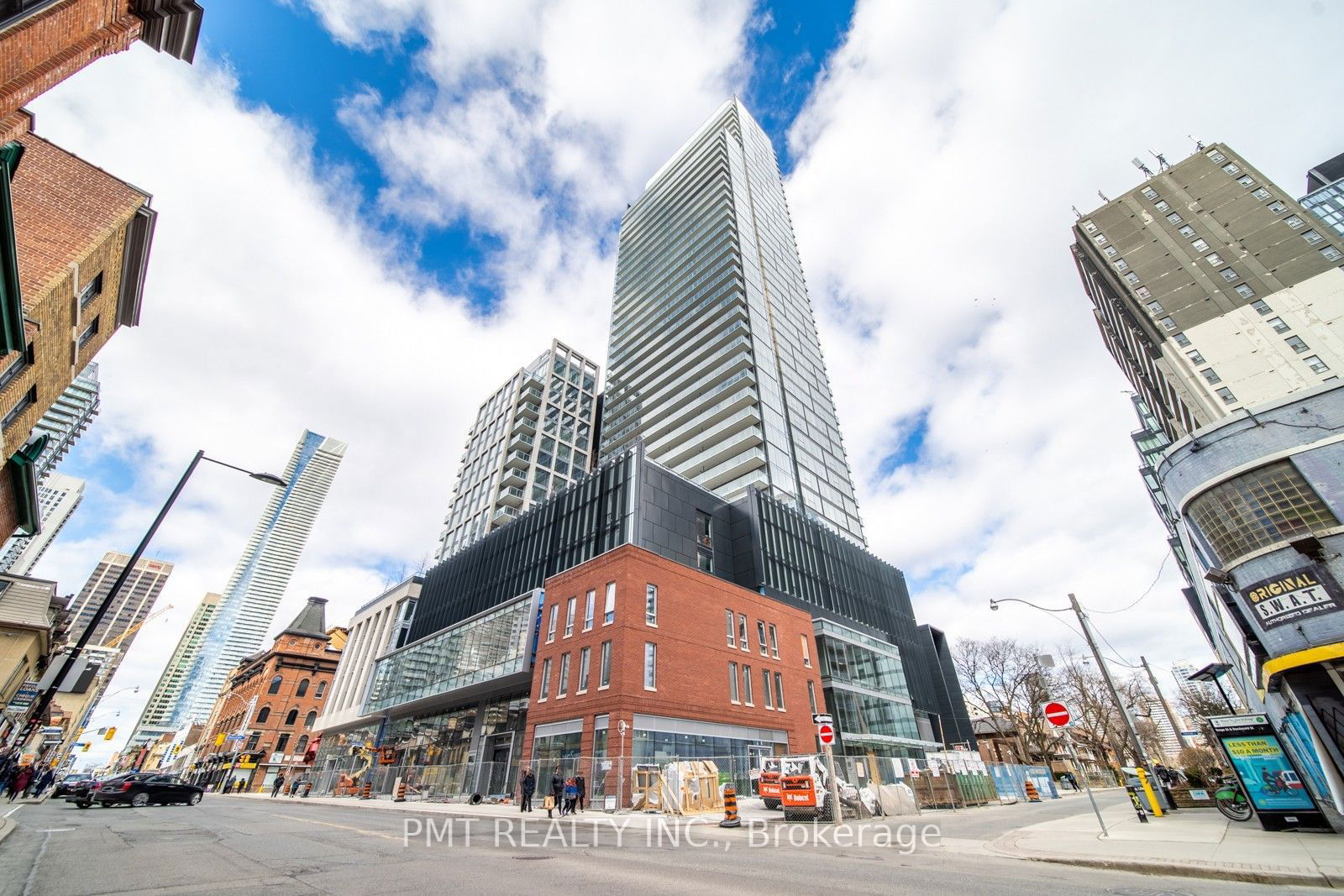 3 Gloucester St, unit 1213 for rent