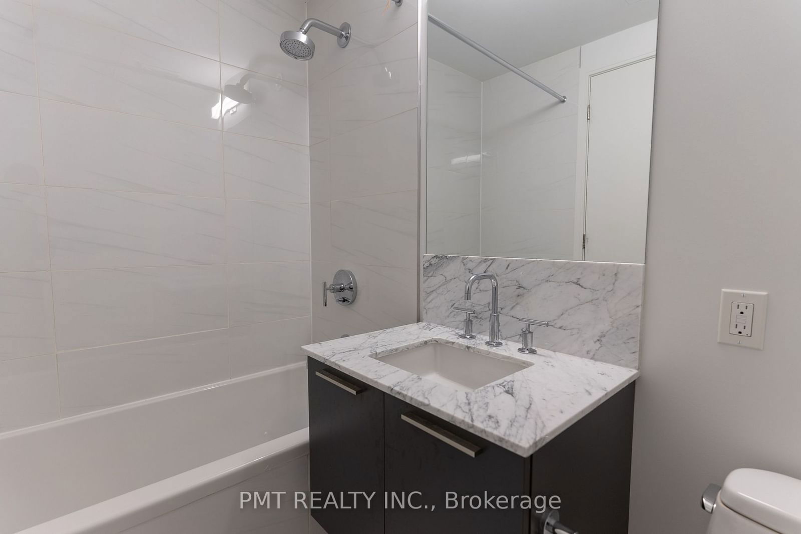 3 Gloucester St, unit 1213 for rent