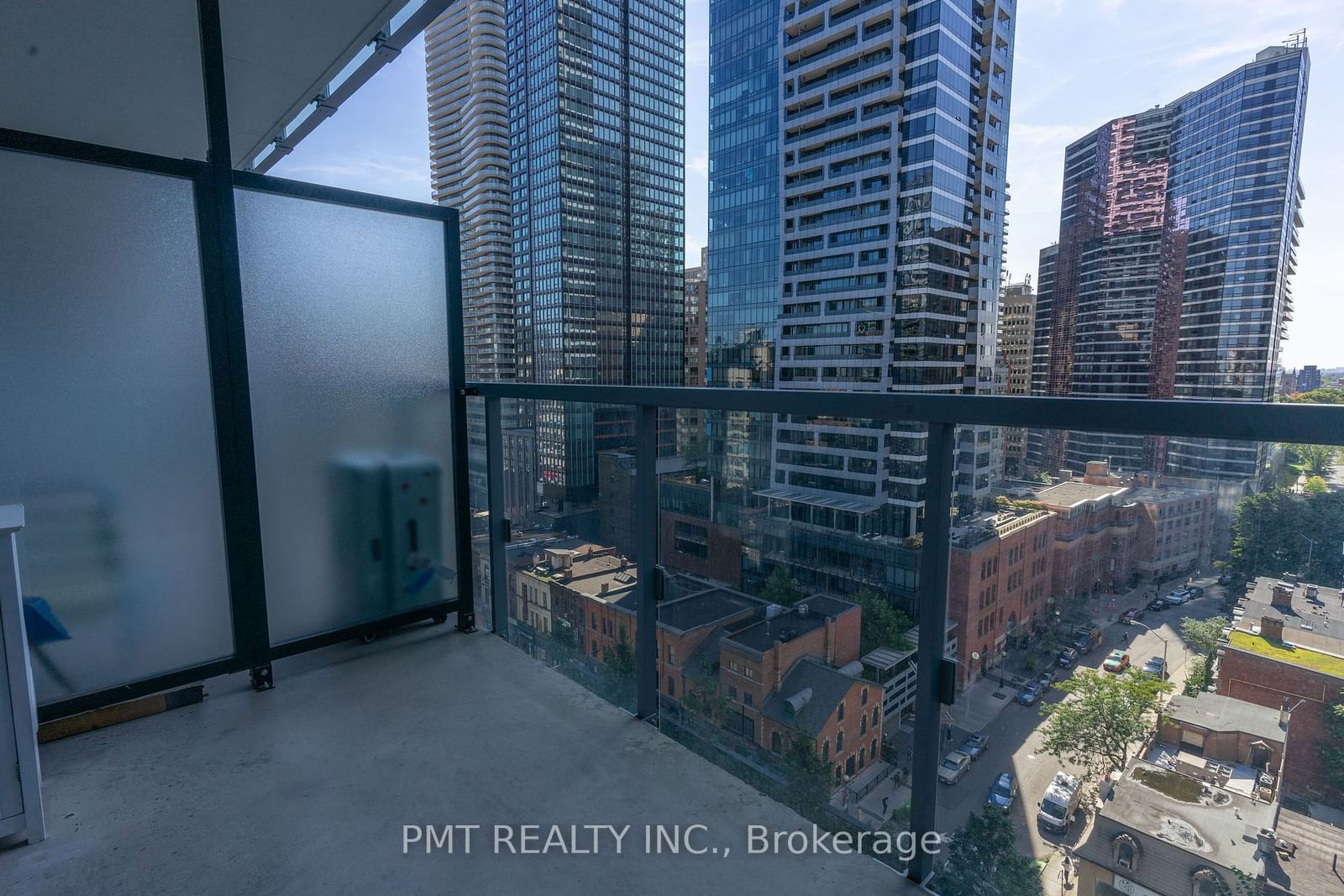 3 Gloucester St, unit 1213 for rent