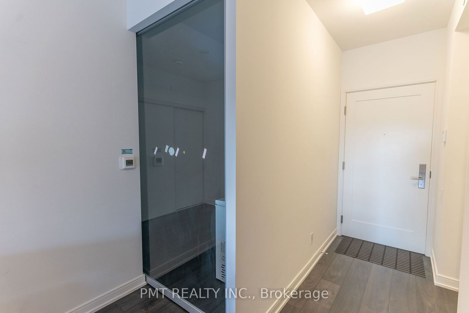 3 Gloucester St, unit 1213 for rent