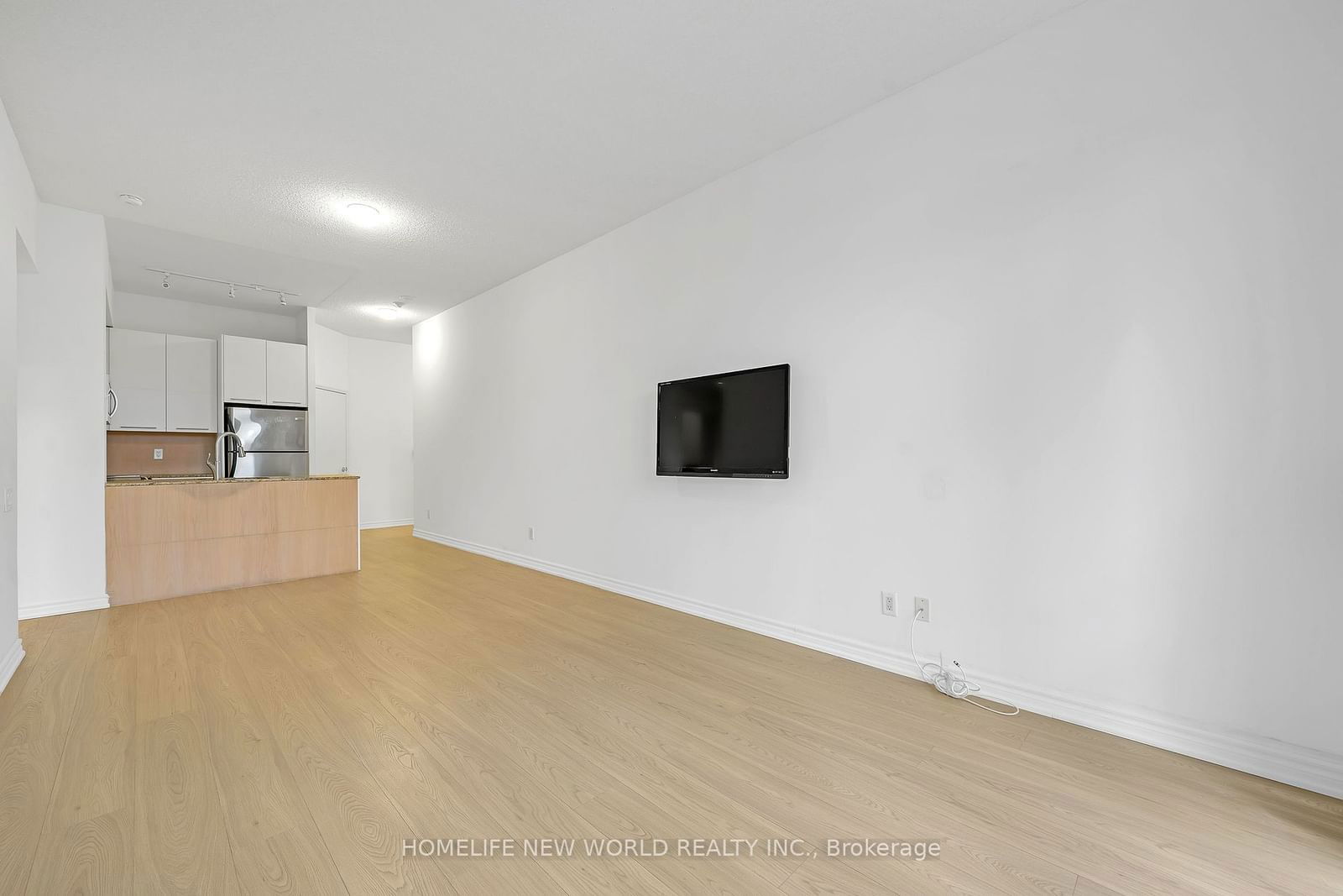 21 Carlton St, unit 1910 for rent