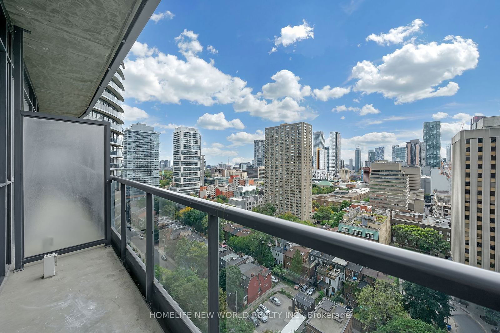 21 Carlton St, unit 1910 for rent