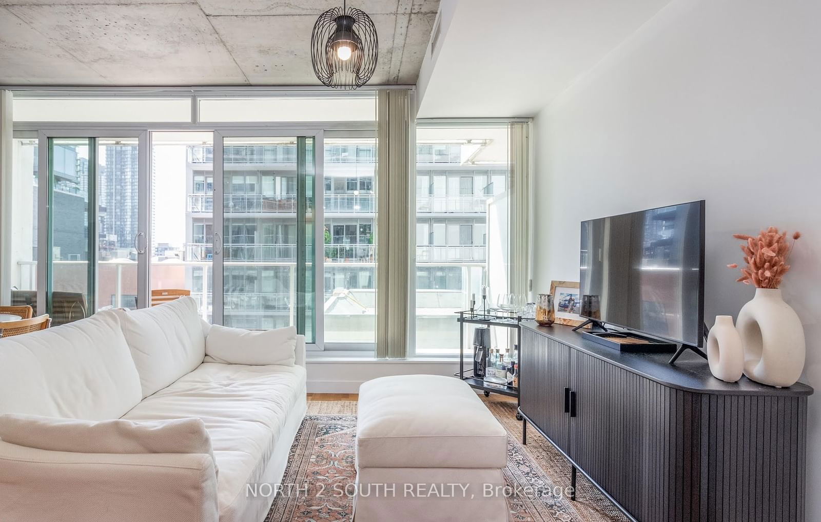 75 Portland St, unit 527 for sale