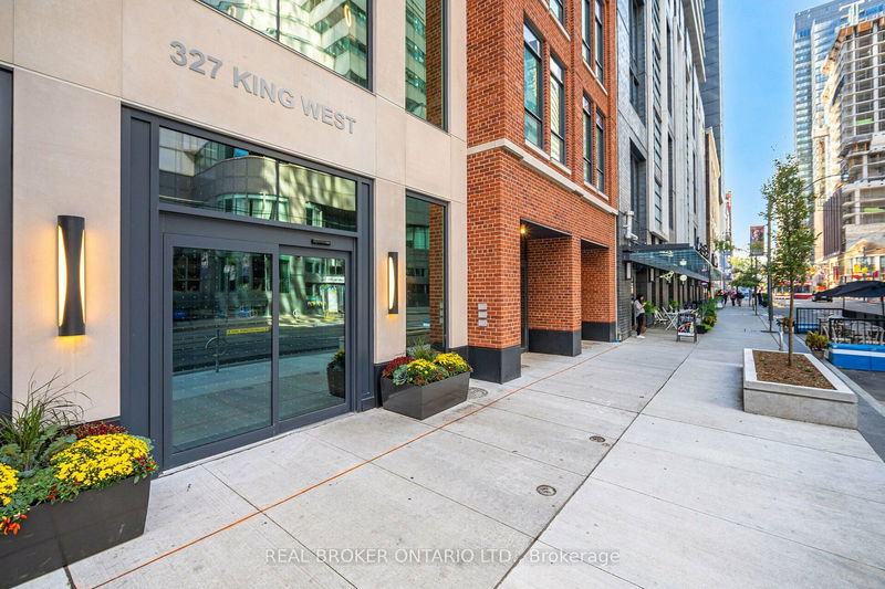 327 King St W, unit 4005 for rent