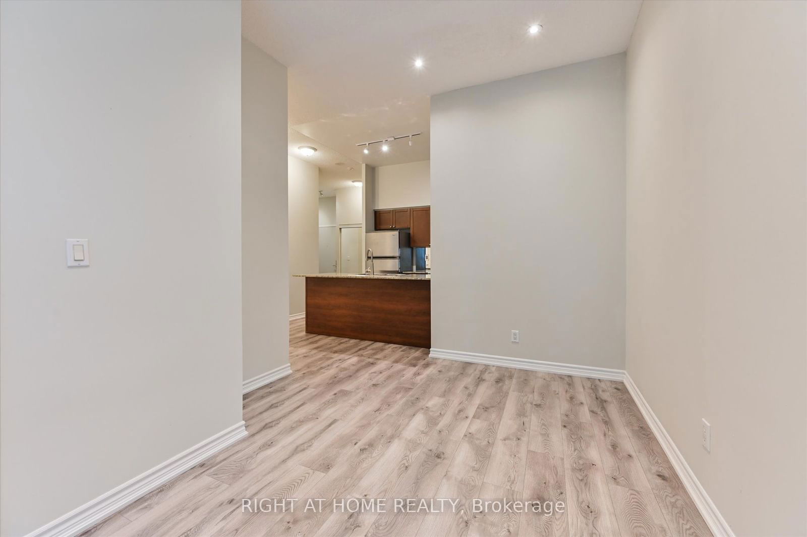 761 Bay St, unit 201 for sale