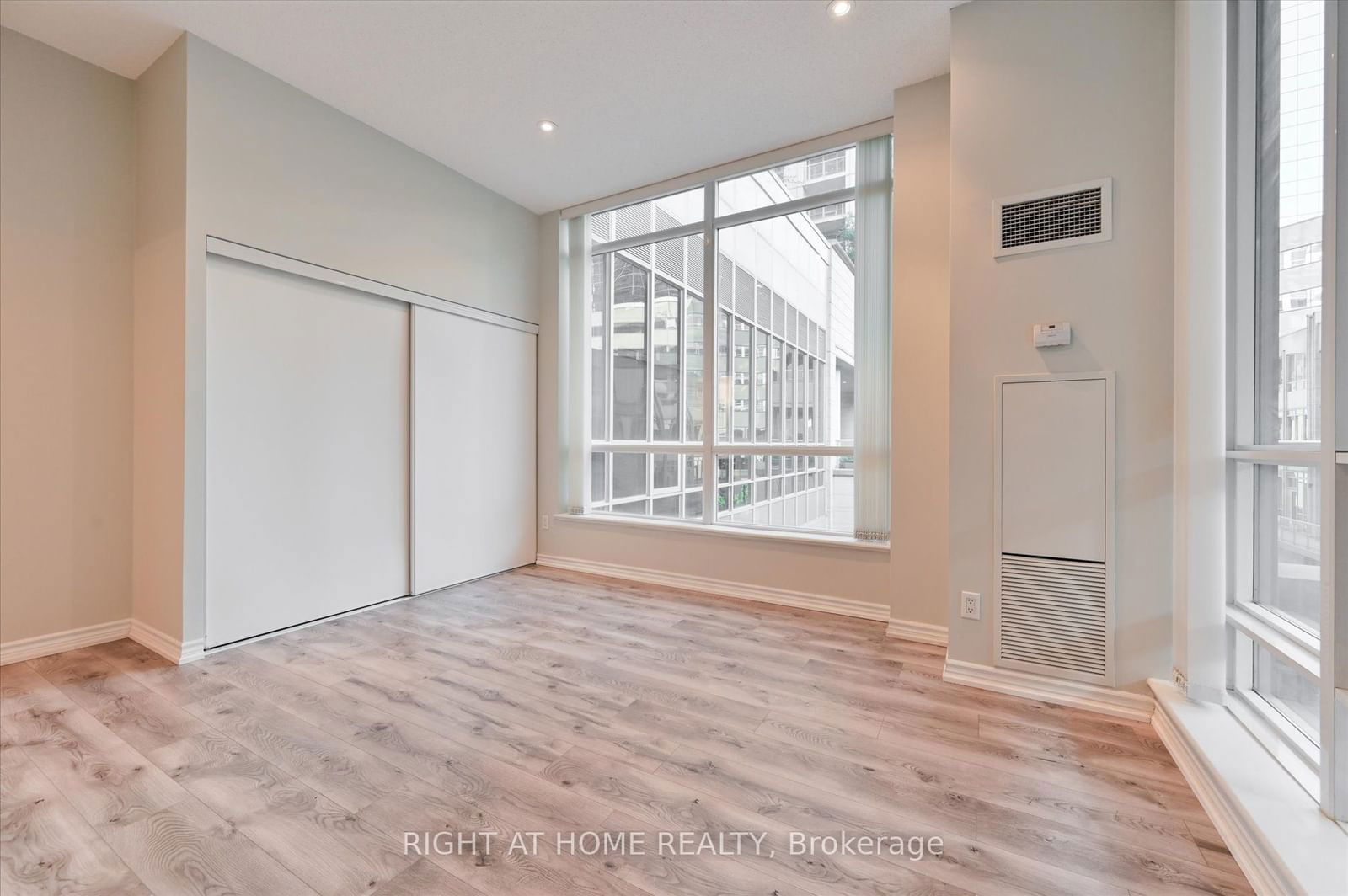 761 Bay St, unit 201 for sale