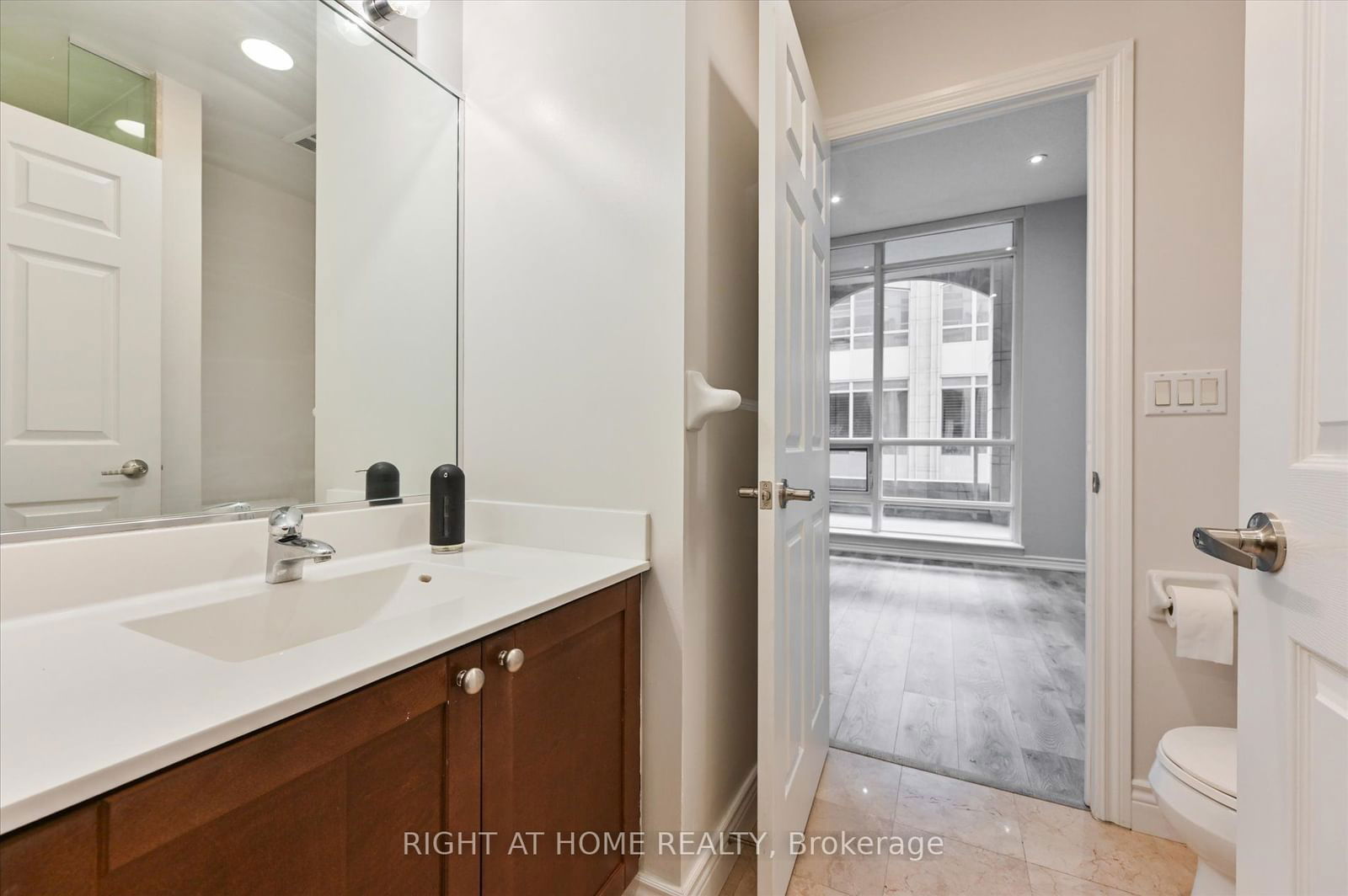 761 Bay St, unit 201 for sale