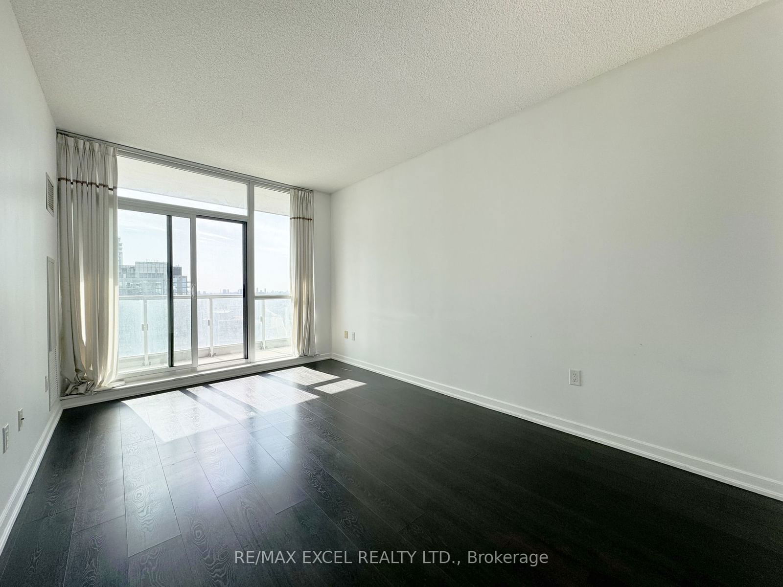 66 Forest Manor Rd, unit 2209 for rent