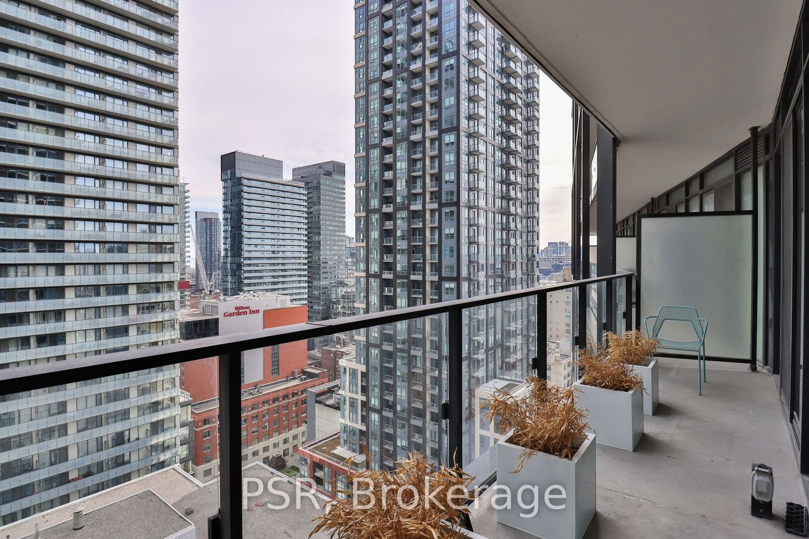 125 Peter St, unit 1911 for rent