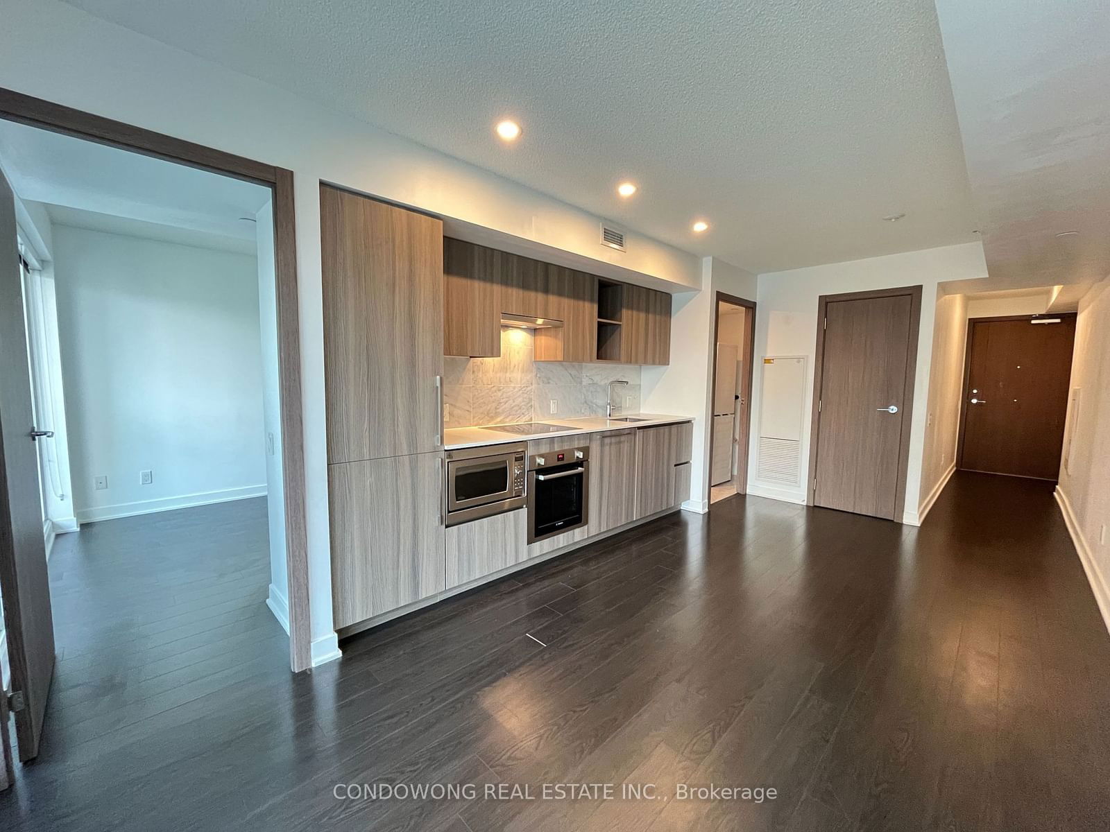 19 Bathurst St, unit 1802 for rent