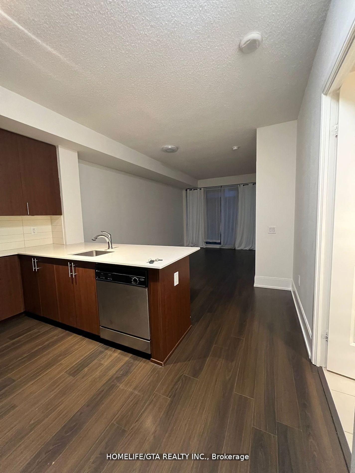 560 Front St W, unit 1004 for sale