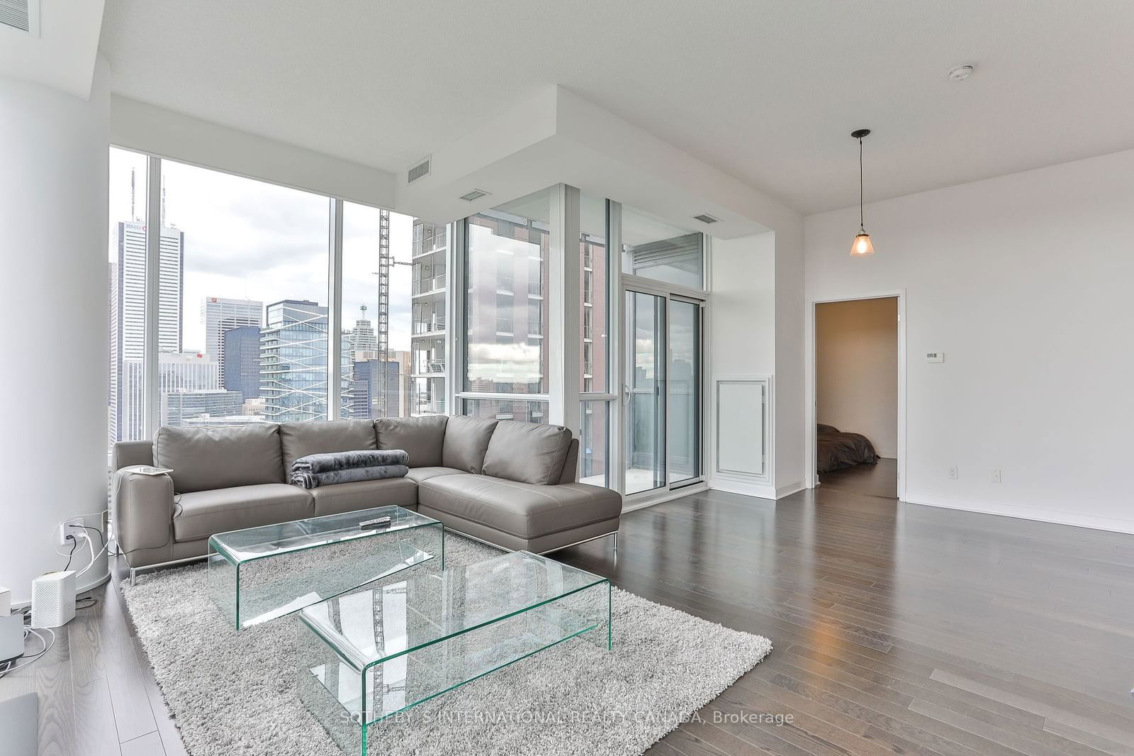 295 Adelaide St W, unit 4404 for rent