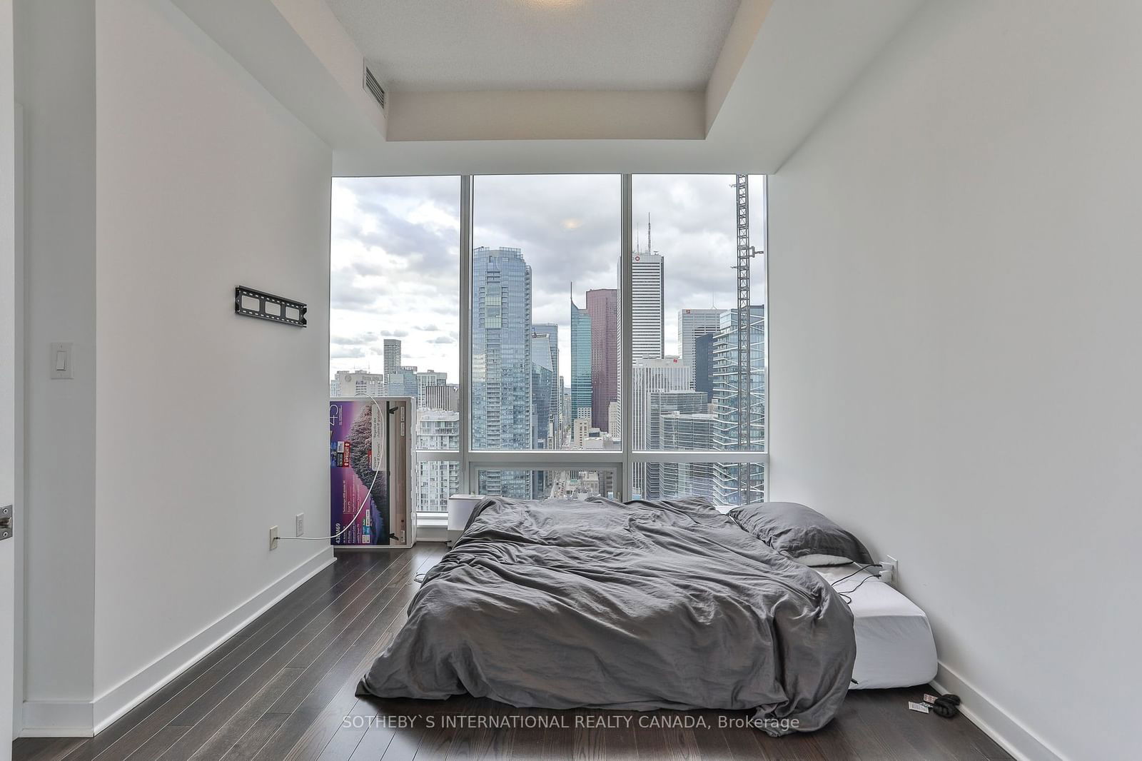 295 Adelaide St W, unit 4404 for rent