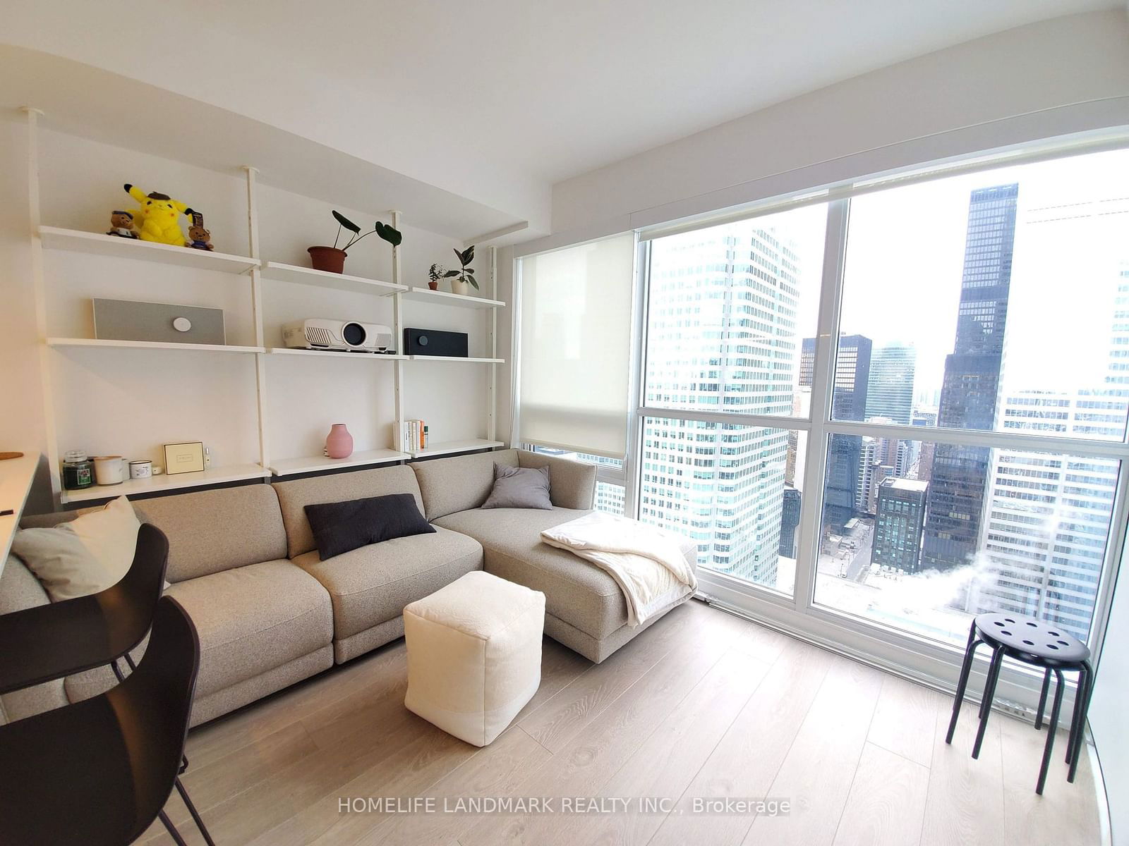 88 Scott St, unit 3701 for rent