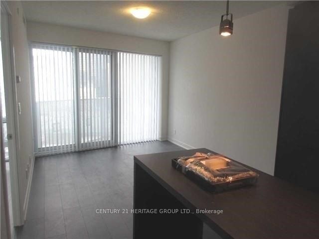 88 Harbour St, unit 2303 for rent