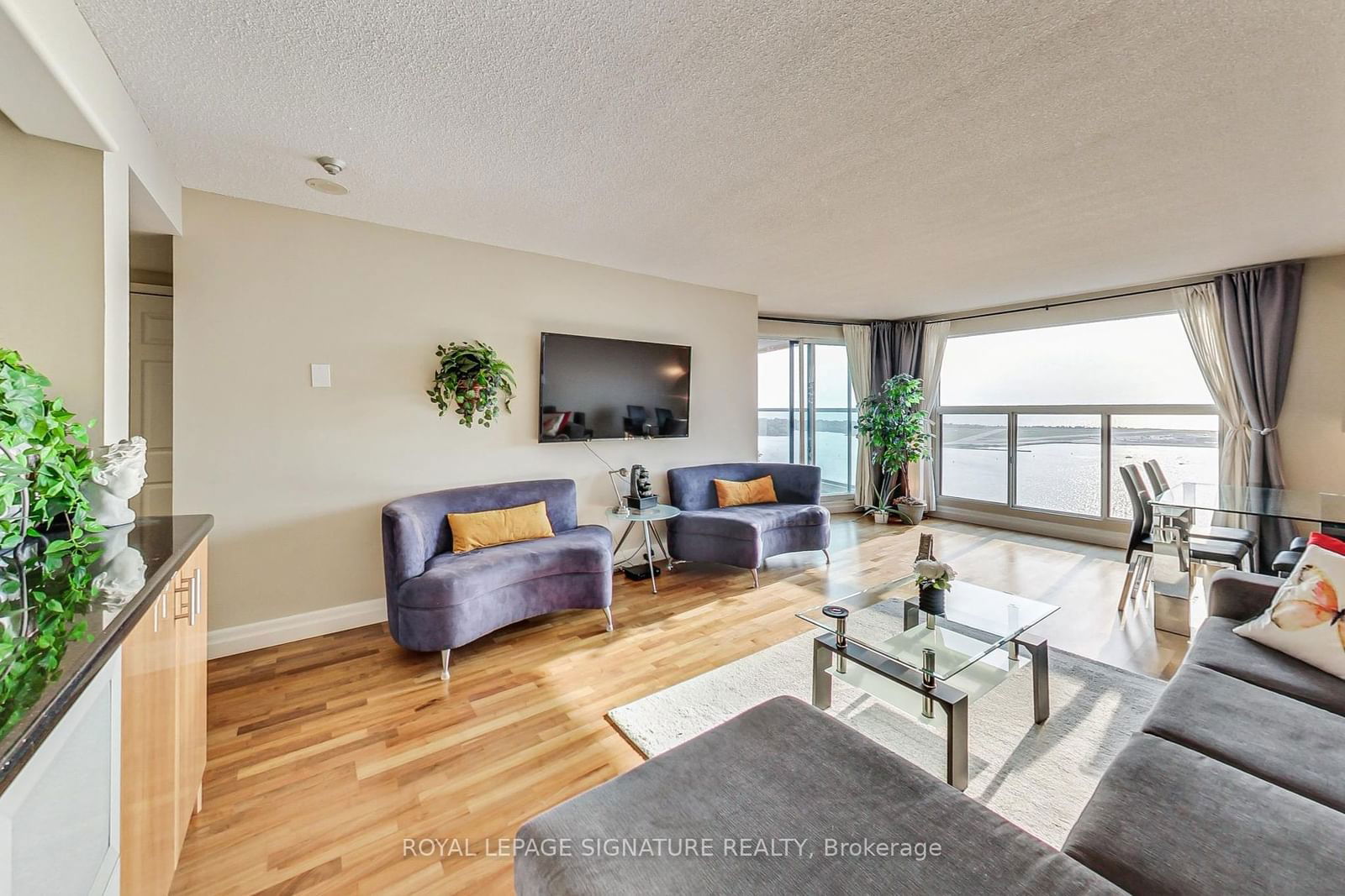 99 Harbour Sq, unit 2911 for rent