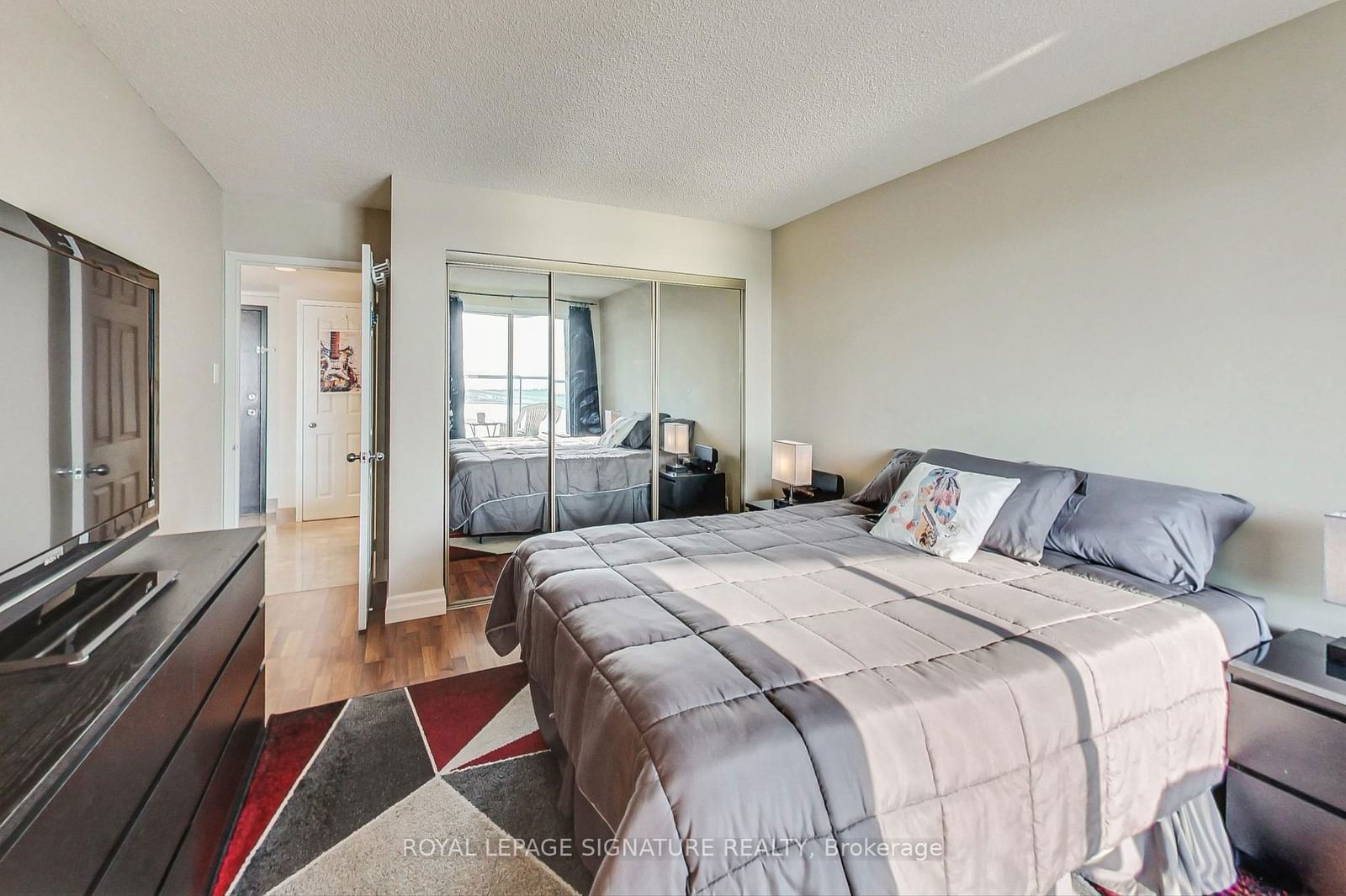 99 Harbour Sq, unit 2911 for rent