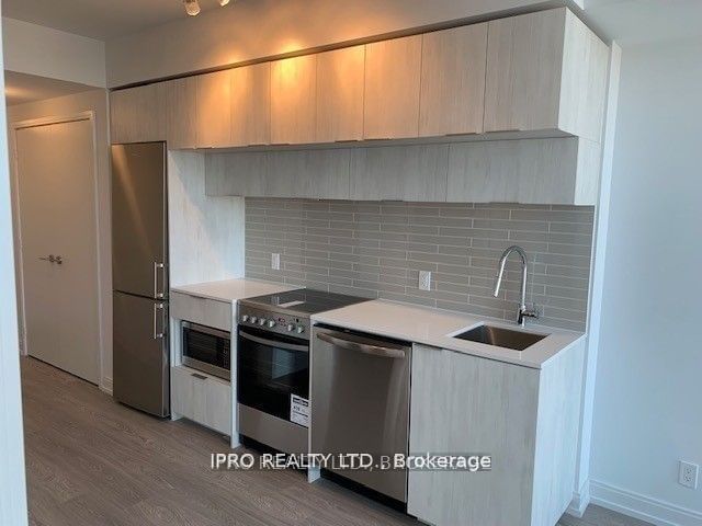 181 Dundas St E, unit PH15 for rent