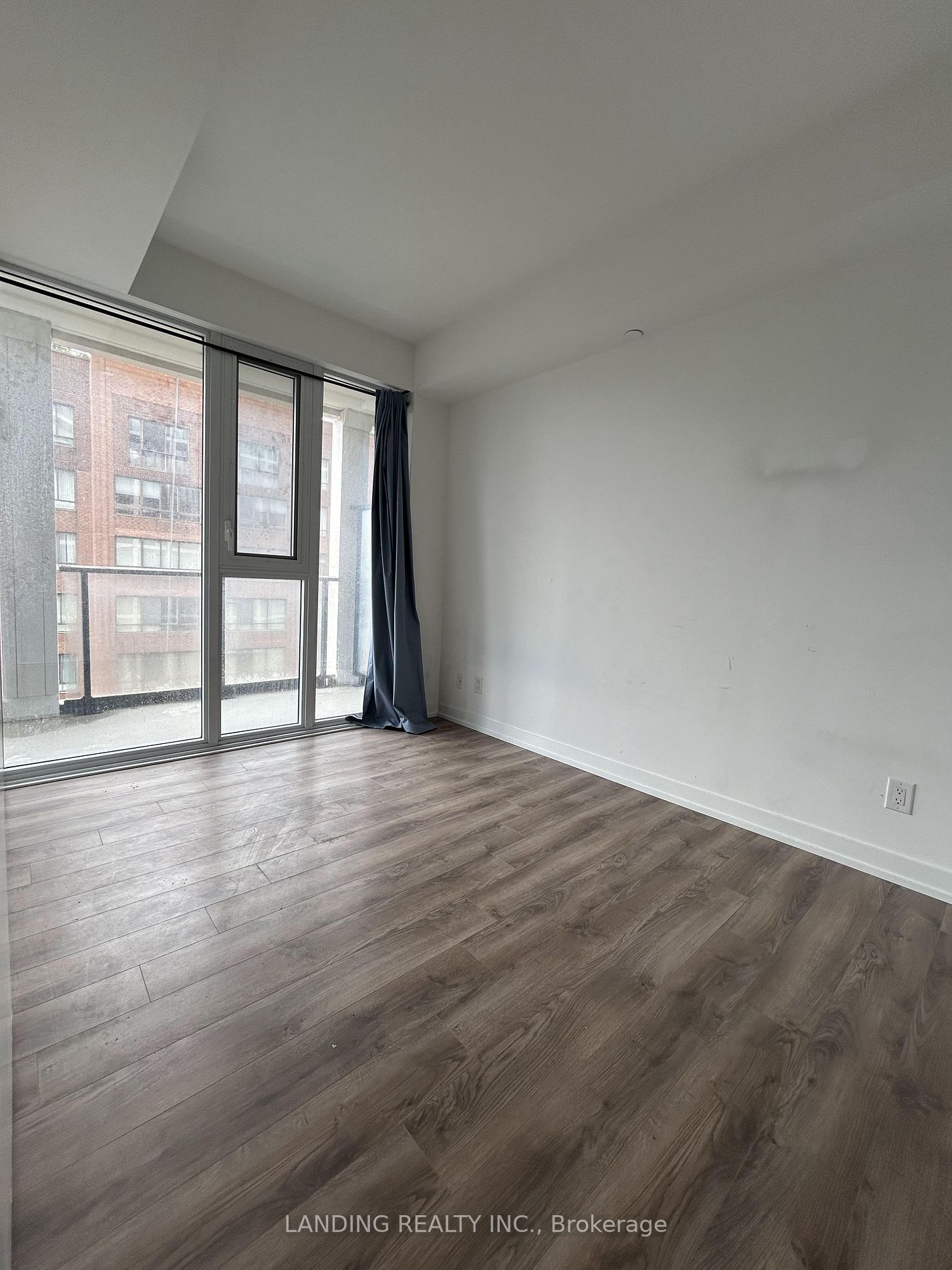 20 Edward St, unit 1910 for rent