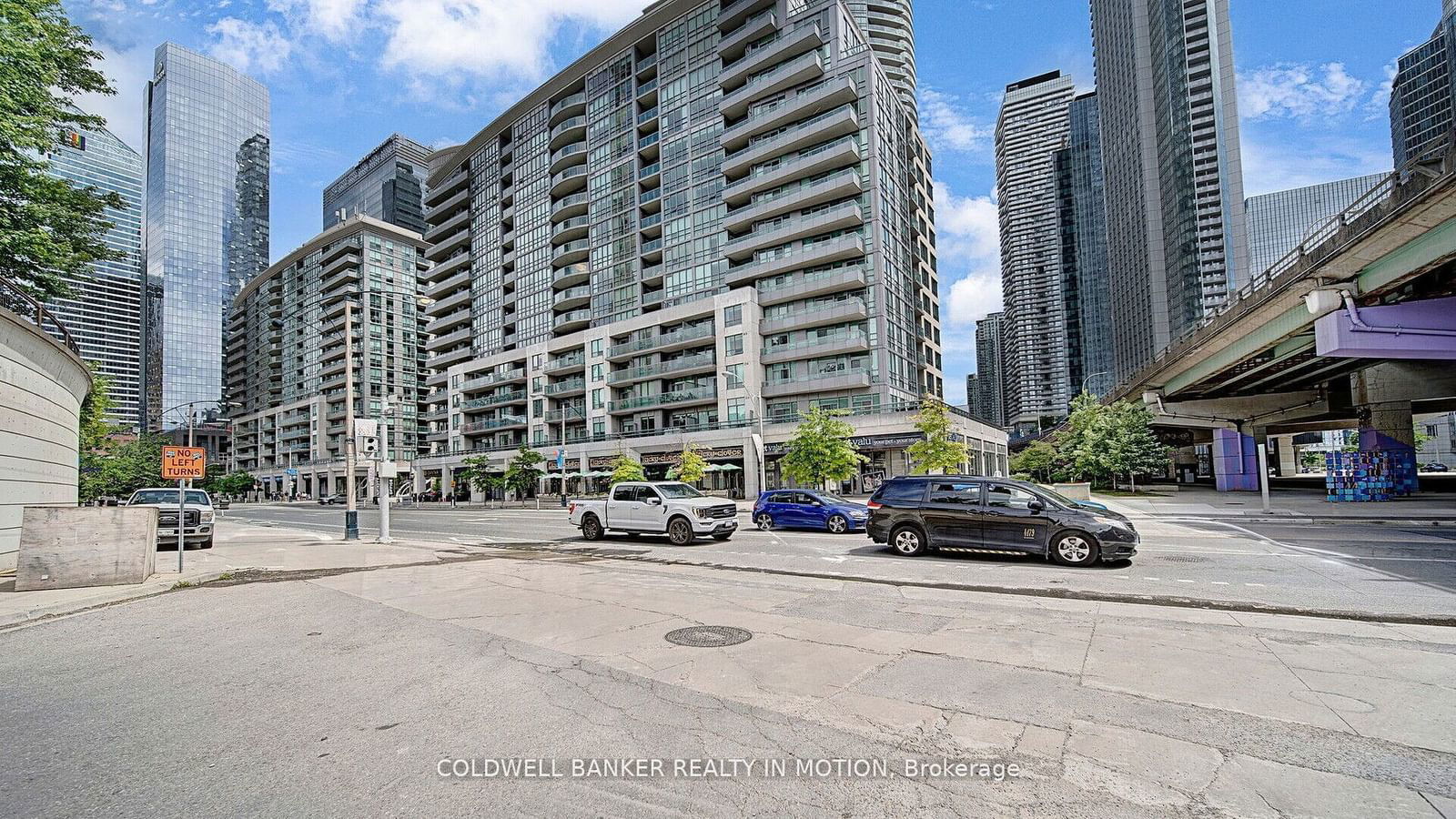 25 Lower Simcoe St, unit 918 for sale