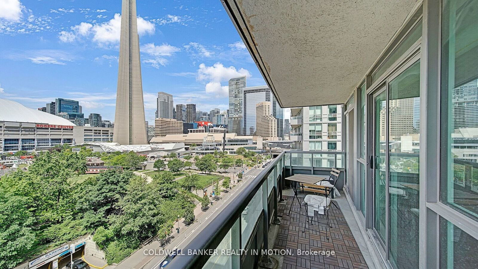 25 Lower Simcoe St, unit 918 for sale