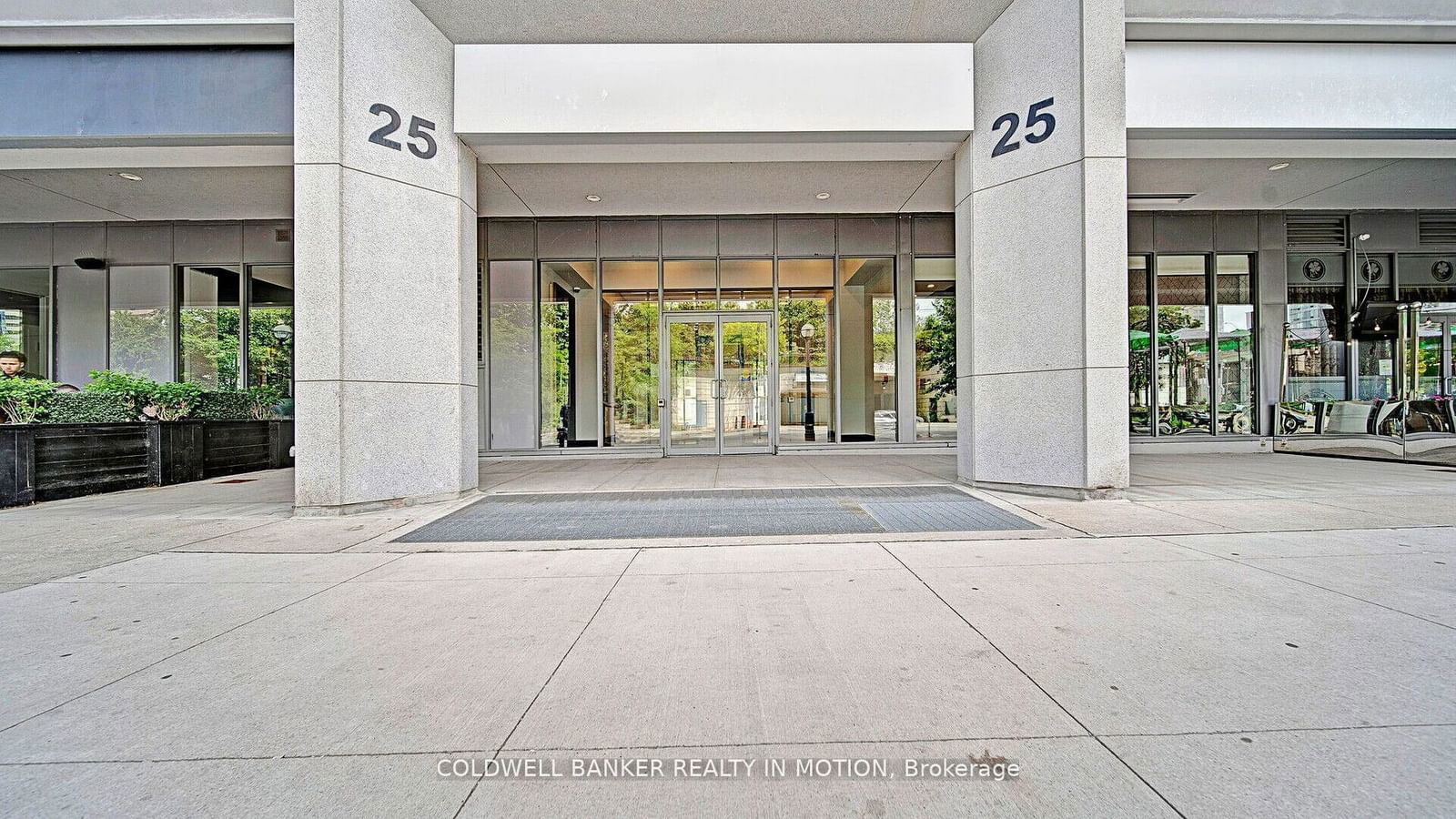 25 Lower Simcoe St, unit 918 for sale