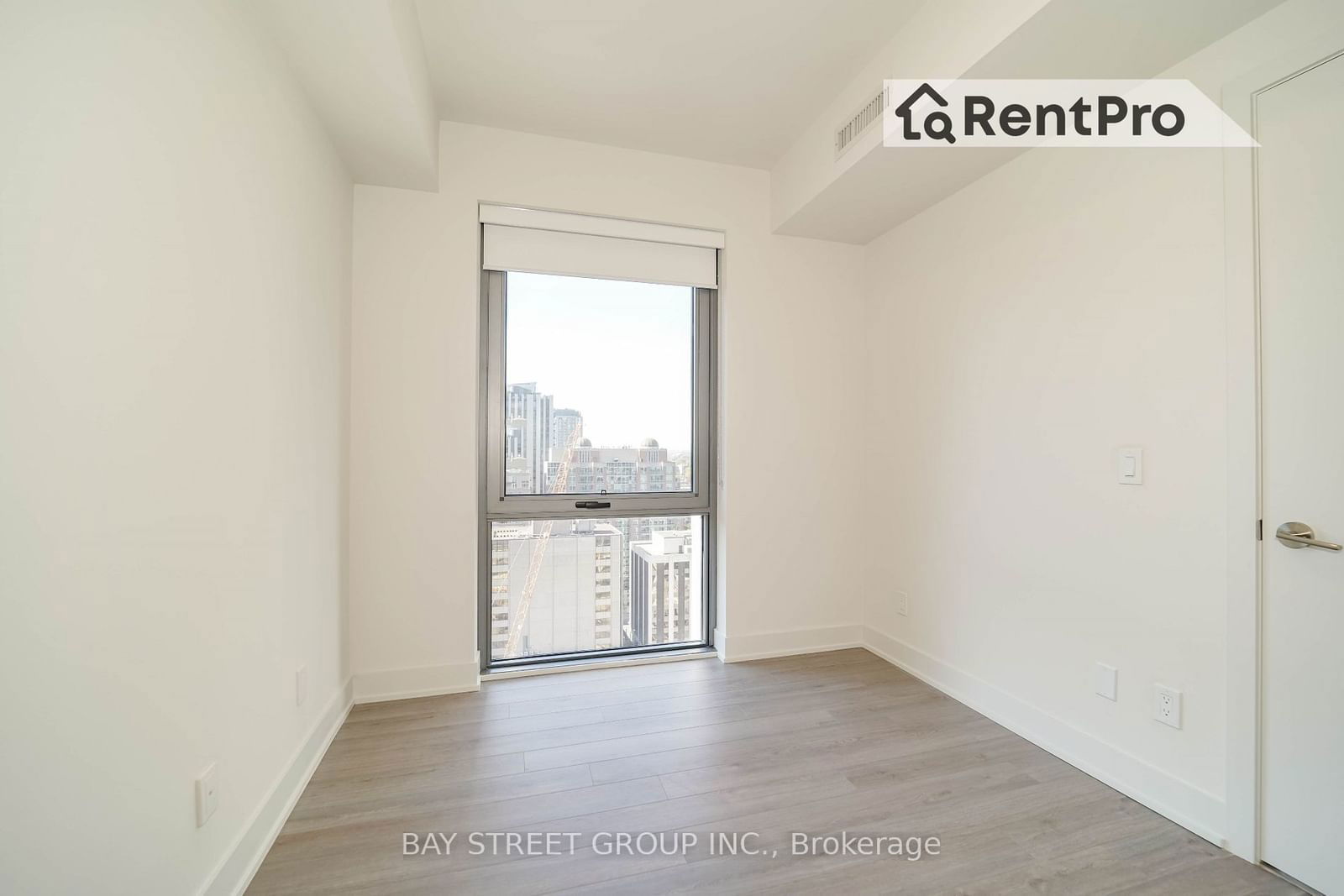 8 Cumberland St, unit 1902 for rent