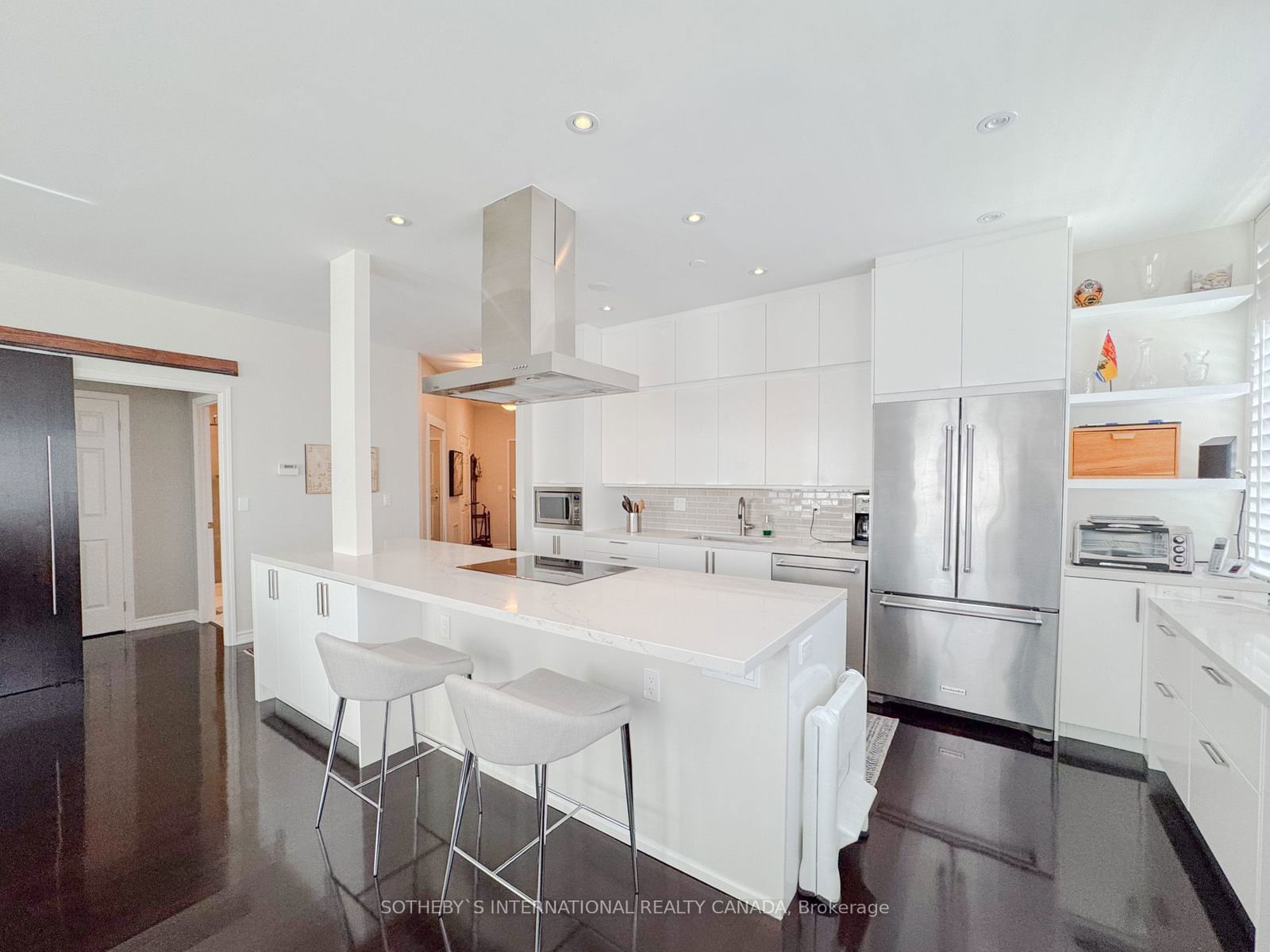 980 Yonge St, unit 212 for sale