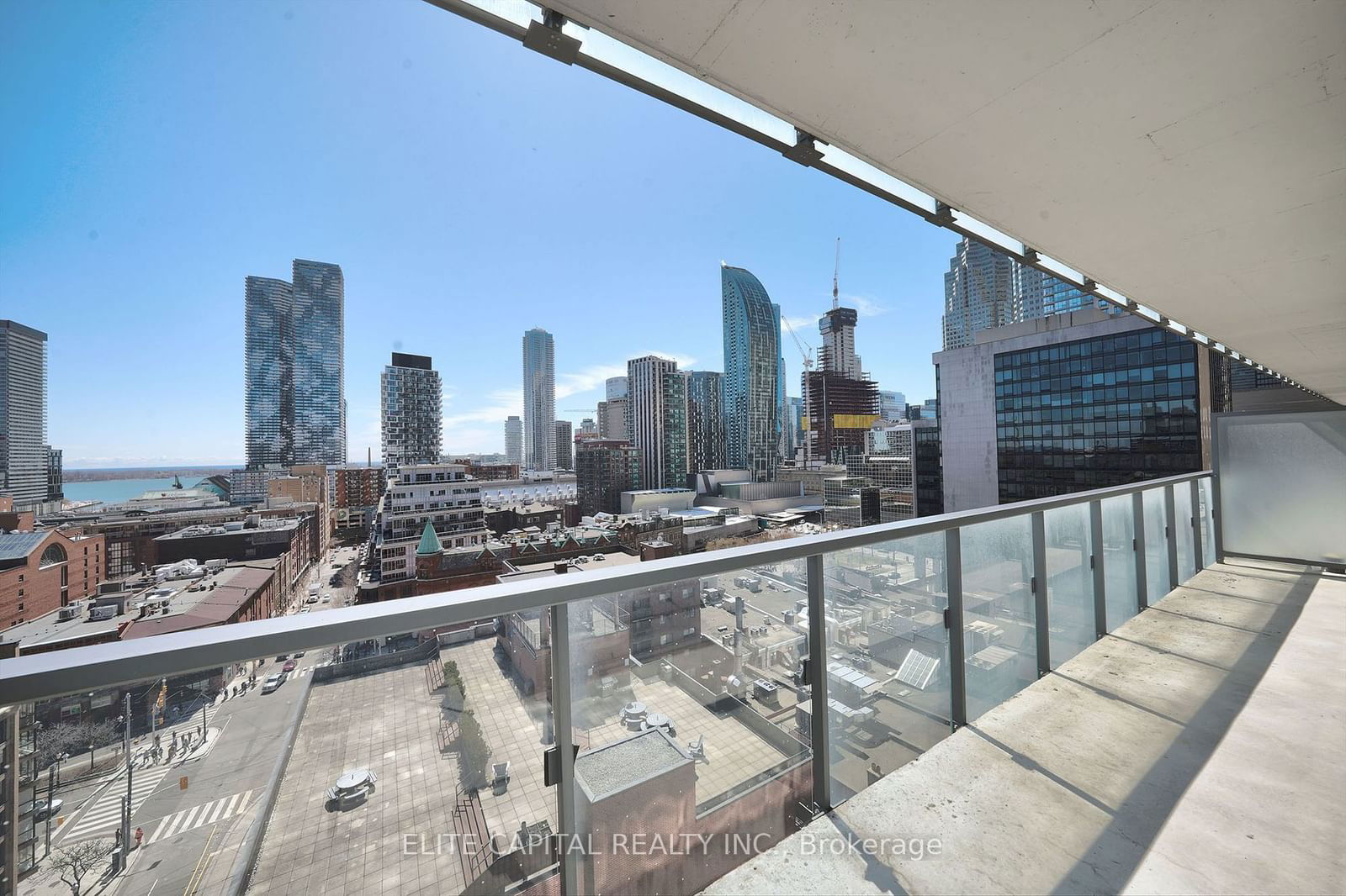 60 Colborne St, unit 1303 for sale