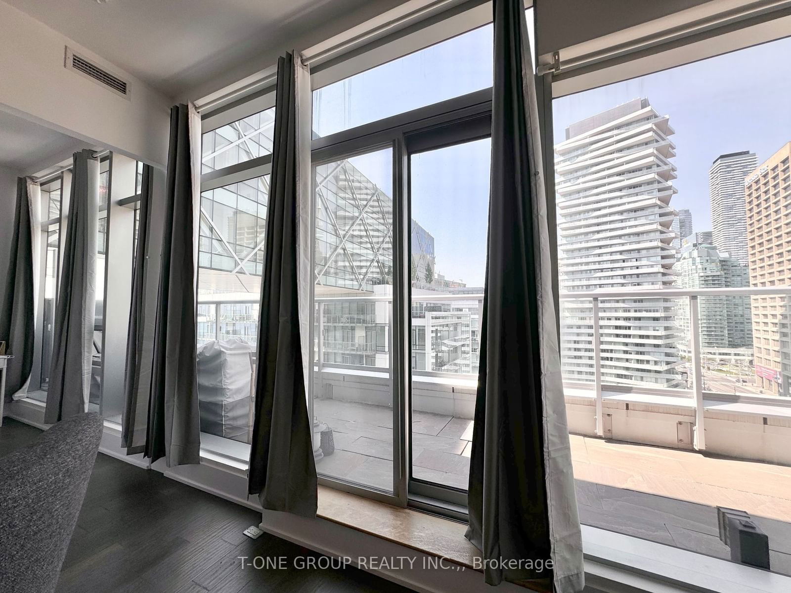 39 Queens Quay E, unit 1122 for rent