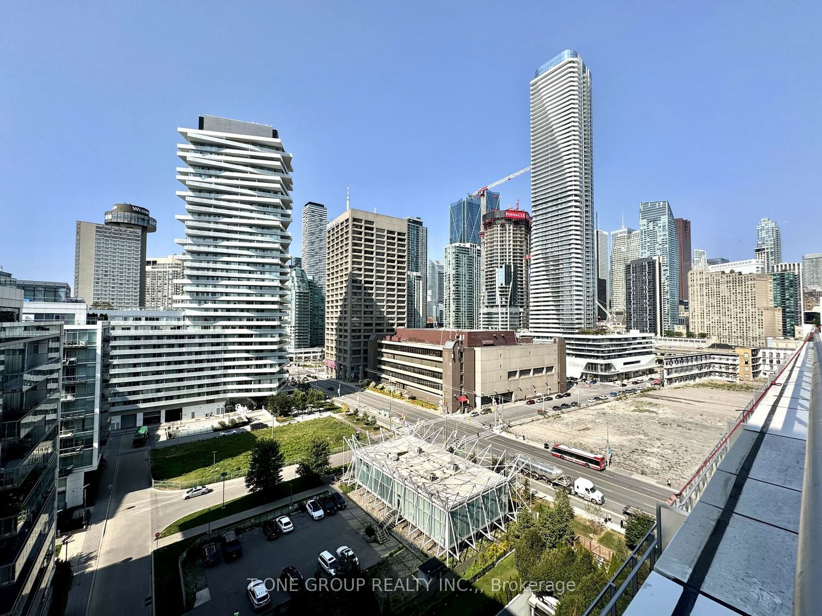 39 Queens Quay E, unit 1122 for rent