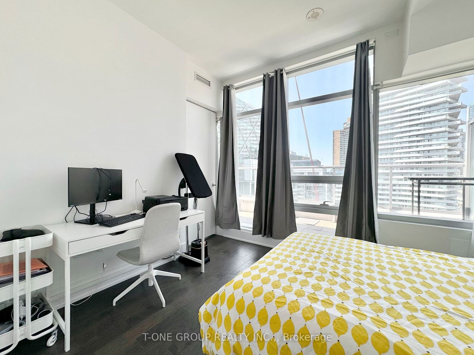 39 Queens Quay E, unit 1122 for rent