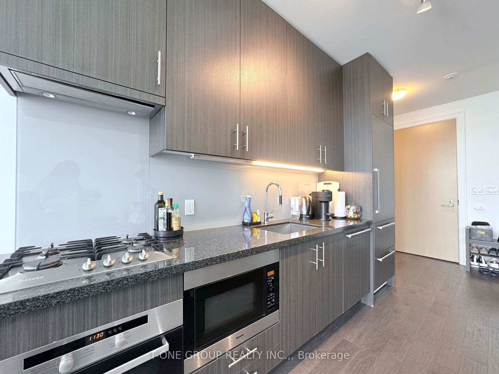 39 Queens Quay E, unit 1122 for rent