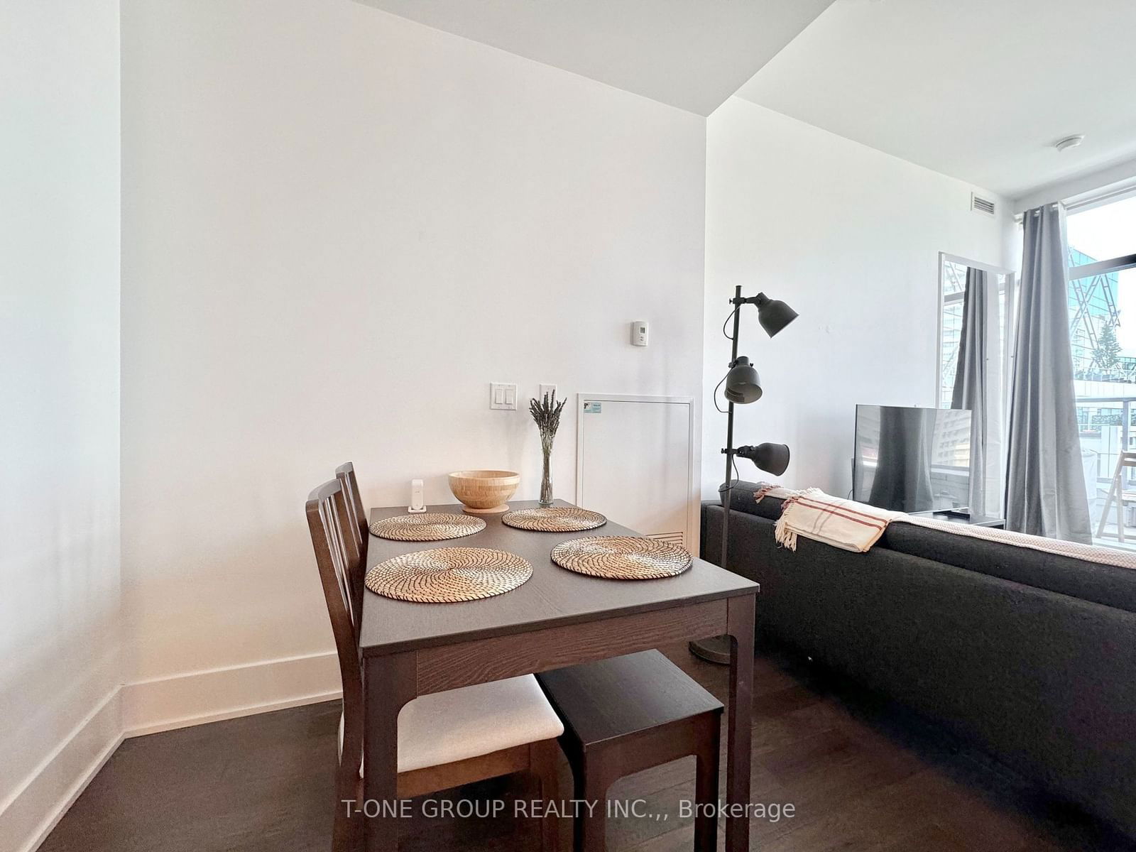 39 Queens Quay E, unit 1122 for rent