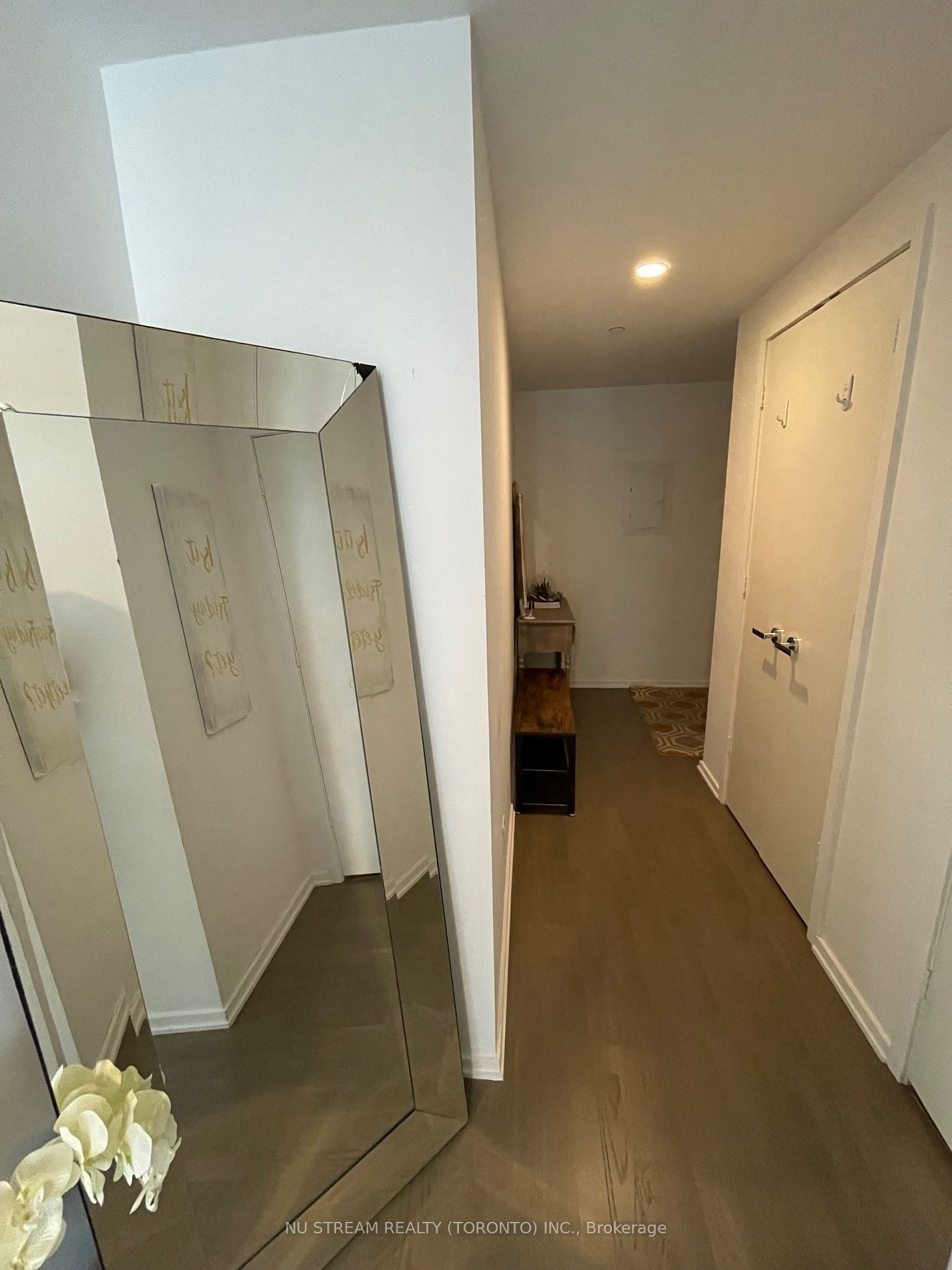 1 Bloor St E, unit 2610 for rent