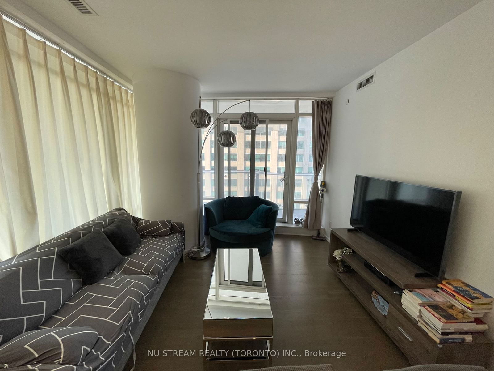 1 Bloor St E, unit 2610 for rent