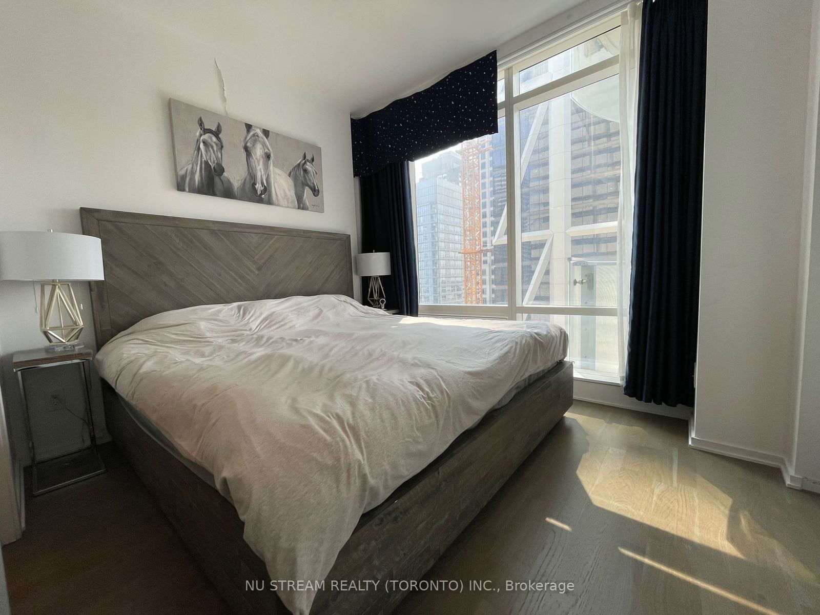 1 Bloor St E, unit 2610 for rent